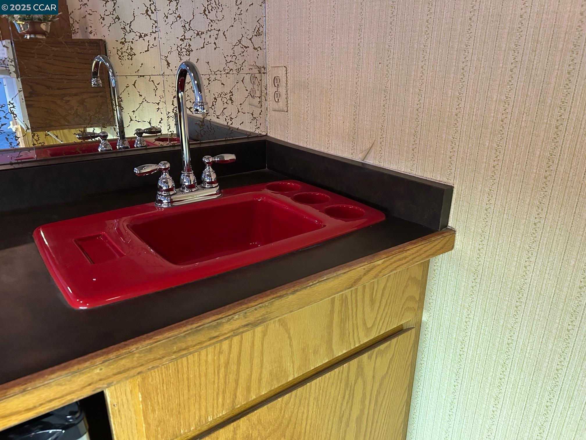 Detail Gallery Image 14 of 45 For 826 Veale, Martinez,  CA 94553 - 3 Beds | 2/1 Baths