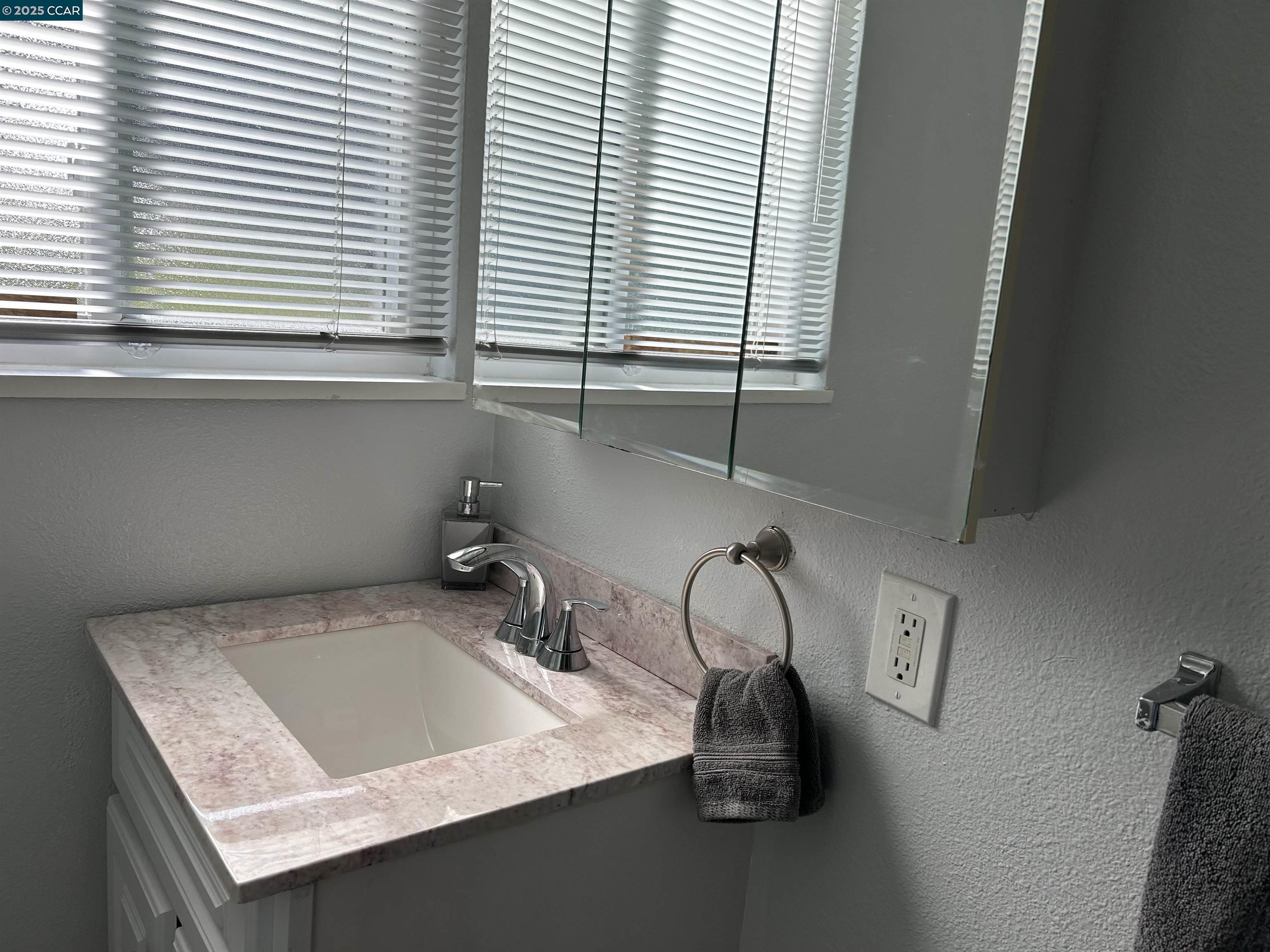 Detail Gallery Image 20 of 45 For 826 Veale, Martinez,  CA 94553 - 3 Beds | 2/1 Baths