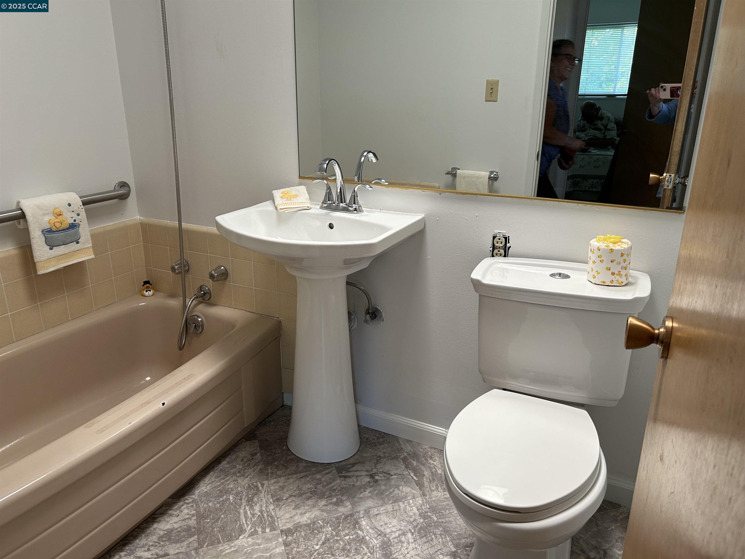Detail Gallery Image 23 of 45 For 826 Veale, Martinez,  CA 94553 - 3 Beds | 2/1 Baths