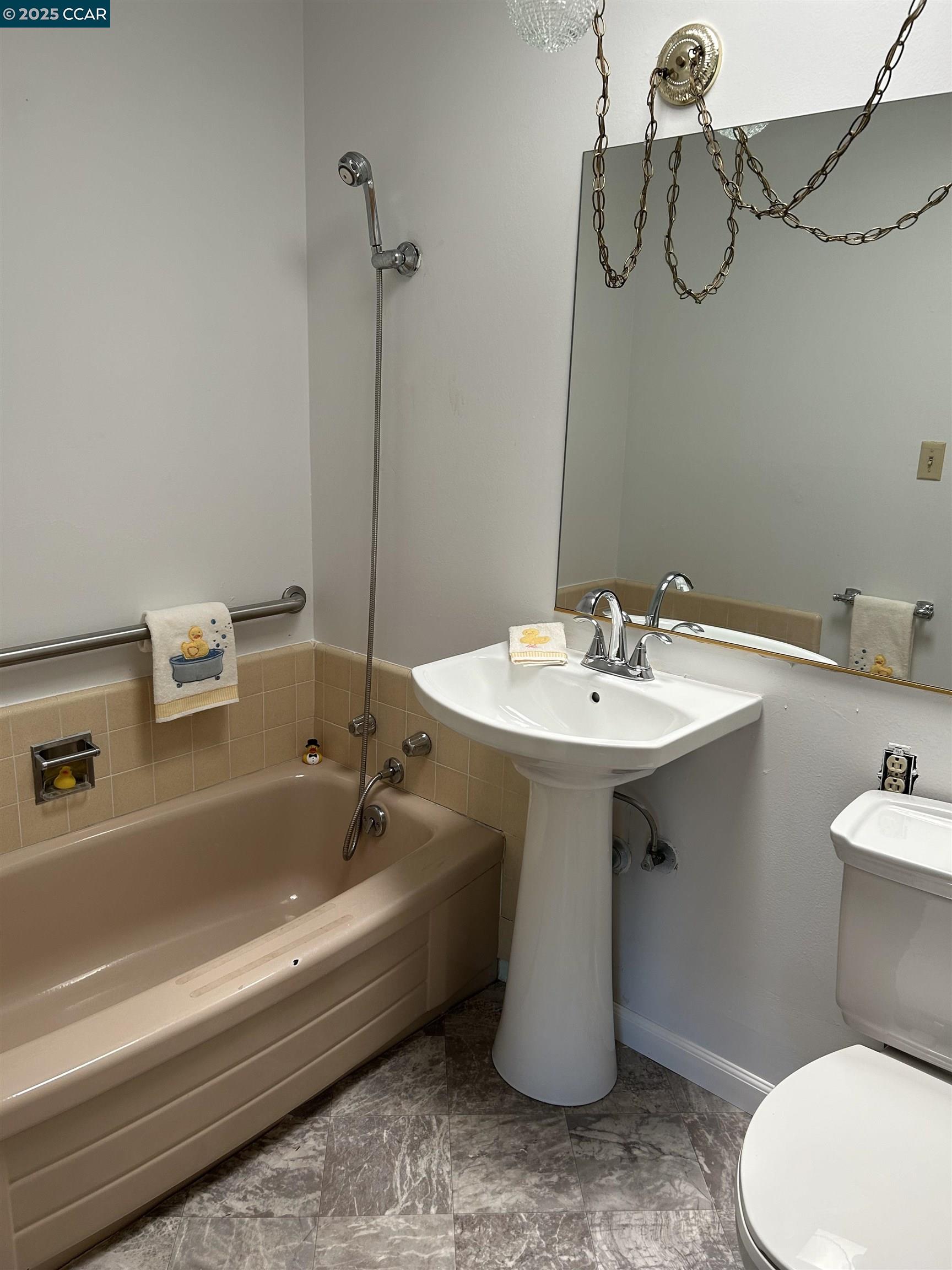 Detail Gallery Image 25 of 45 For 826 Veale, Martinez,  CA 94553 - 3 Beds | 2/1 Baths