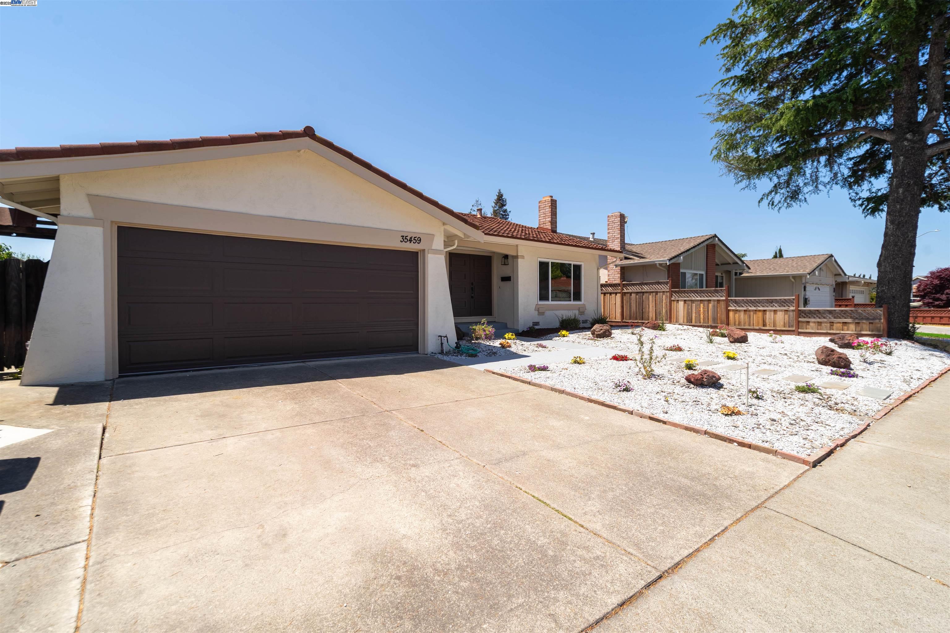 Detail Gallery Image 4 of 45 For 35459 Galen Pl, Fremont,  CA 94536 - 4 Beds | 2 Baths