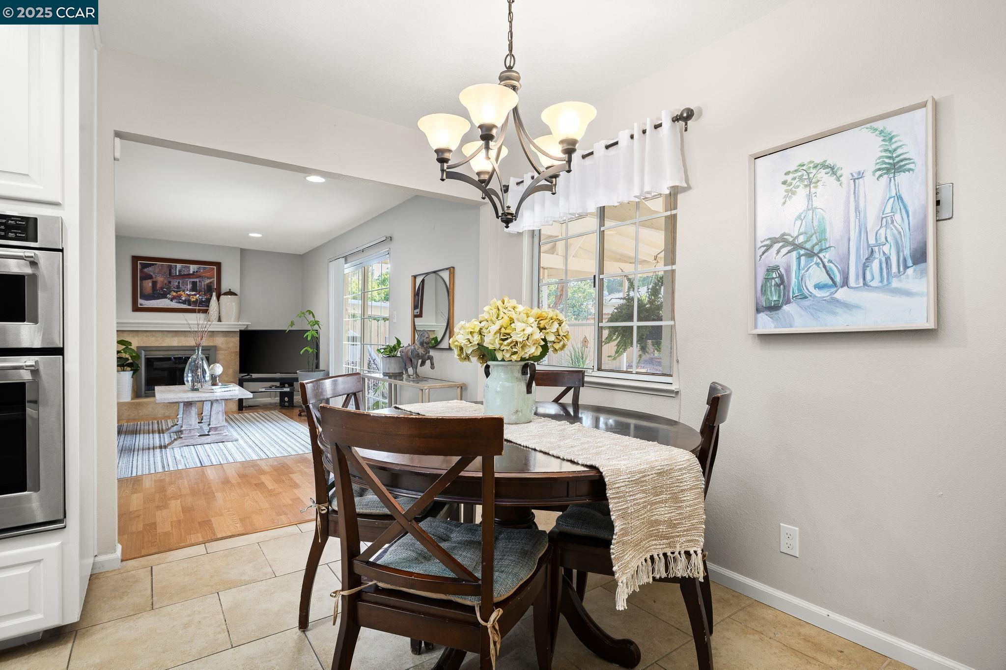 Detail Gallery Image 5 of 18 For 3750 Crestview Dr, Pittsburg,  CA 94565 - 3 Beds | 2 Baths