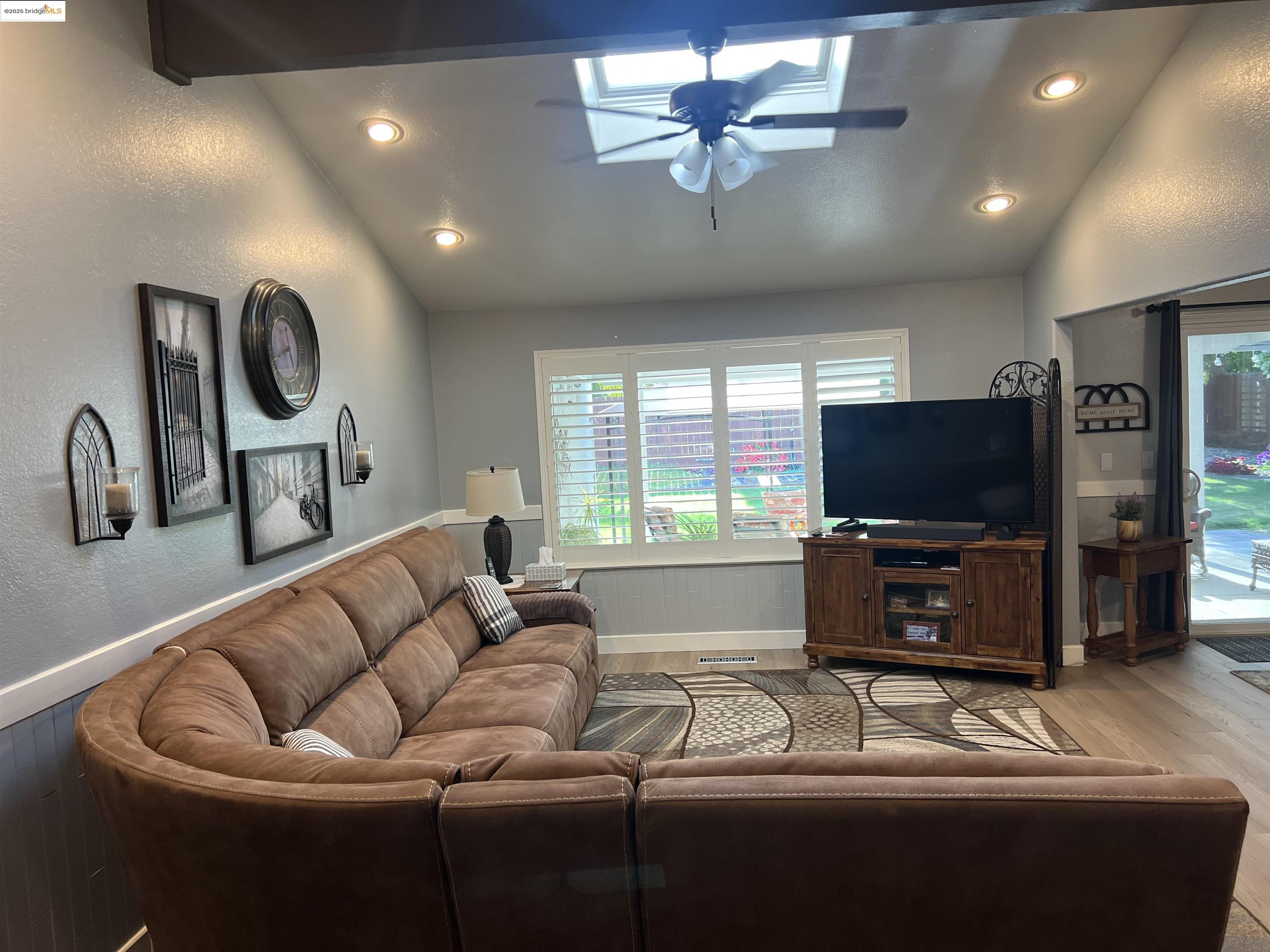 Detail Gallery Image 11 of 35 For 4024 Mellowood Dr, Oakley,  CA 94561 - 4 Beds | 2 Baths