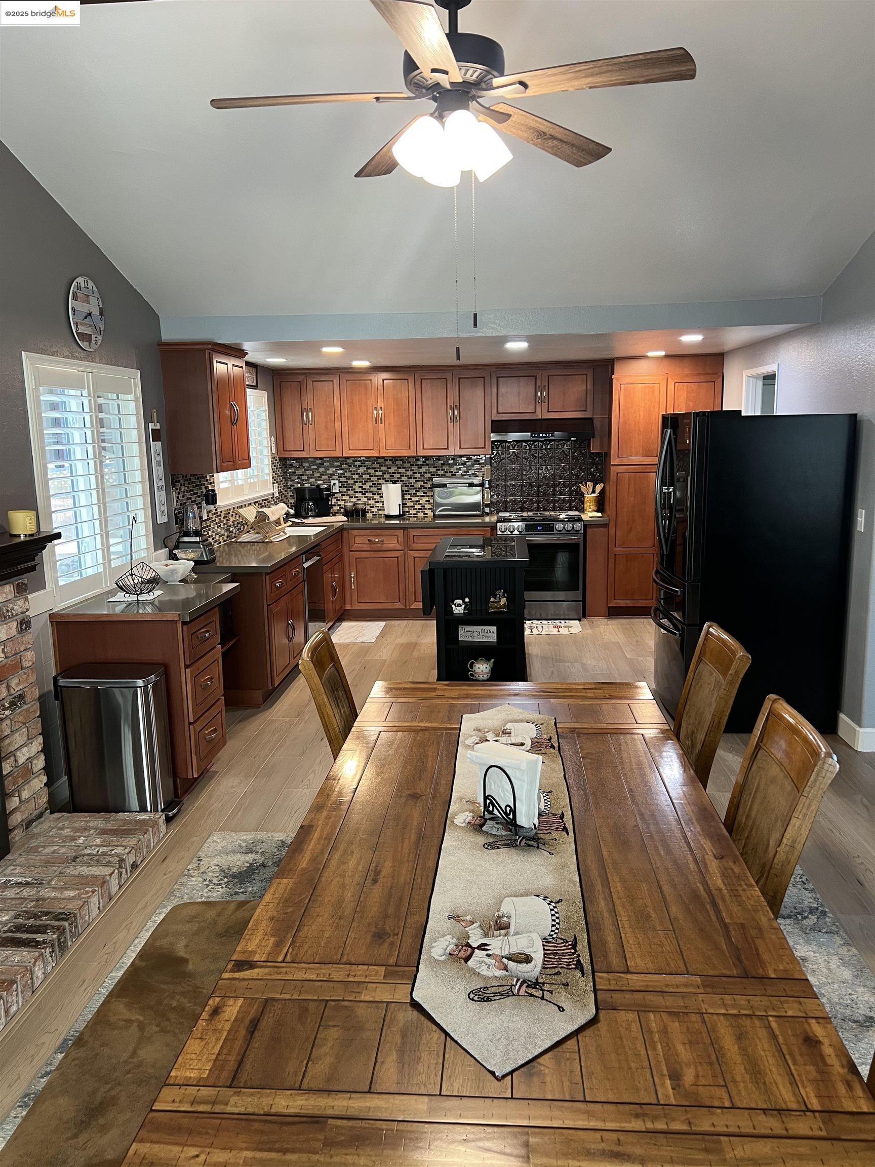 Detail Gallery Image 24 of 35 For 4024 Mellowood Dr, Oakley,  CA 94561 - 4 Beds | 2 Baths