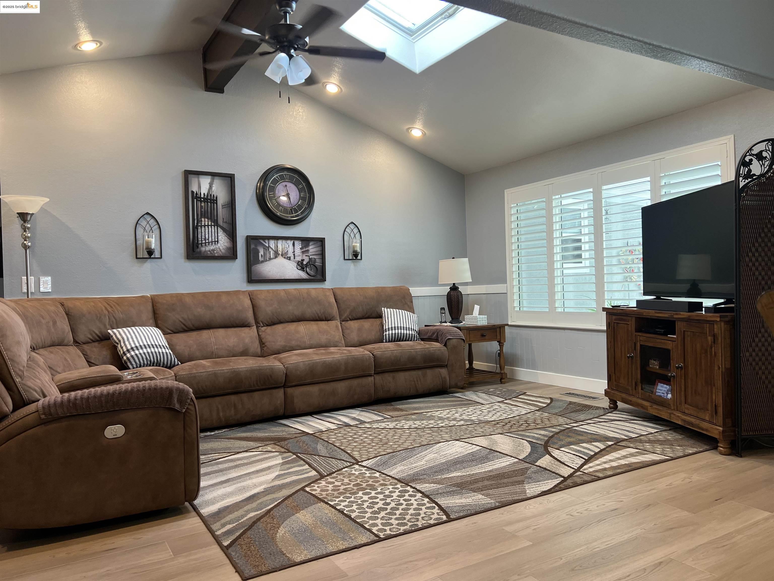 Detail Gallery Image 5 of 35 For 4024 Mellowood Dr, Oakley,  CA 94561 - 4 Beds | 2 Baths