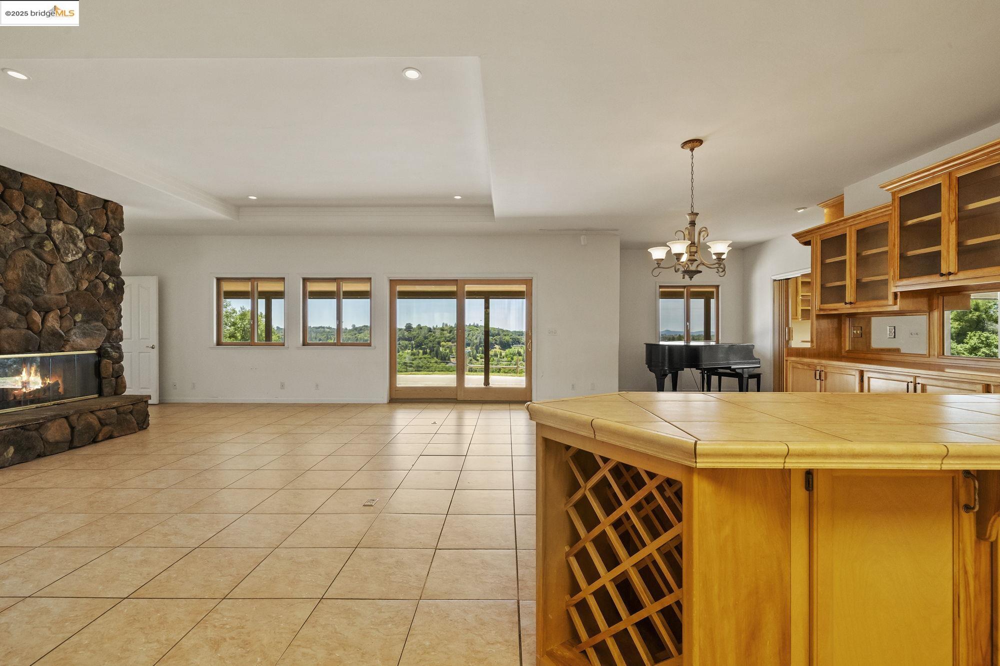 Detail Gallery Image 12 of 56 For 23550 View Ln, Columbia,  CA 95310 - 3 Beds | 2/1 Baths