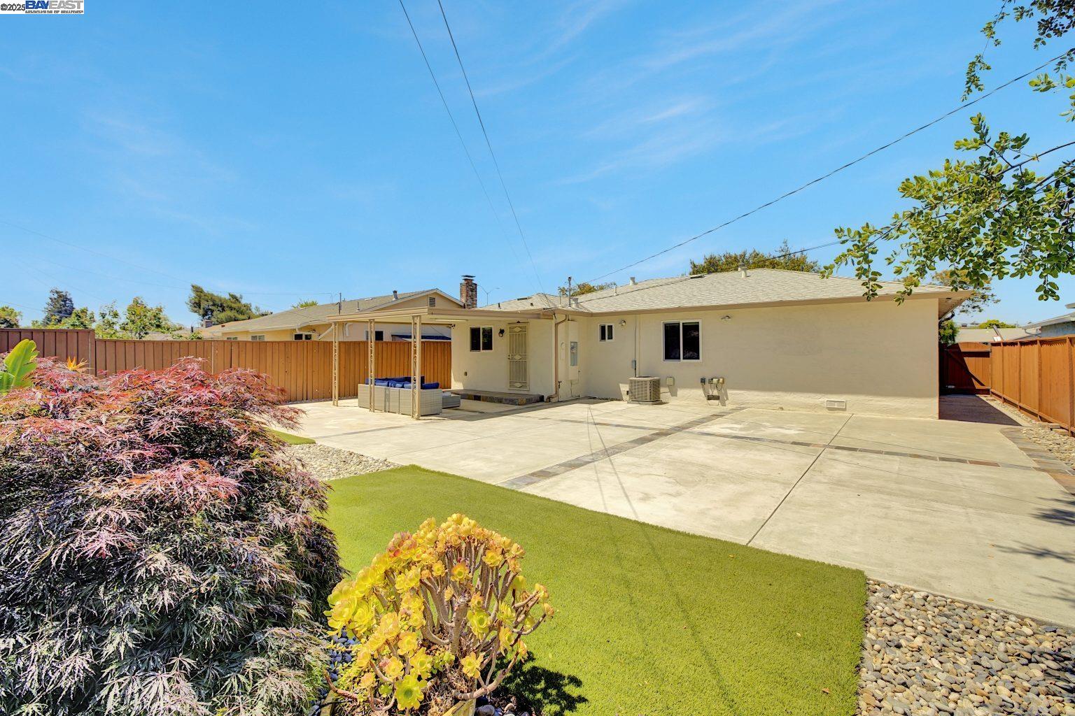 Detail Gallery Image 19 of 28 For 4760 Stevenson Blvd, Fremont,  CA 94538 - 3 Beds | 2 Baths