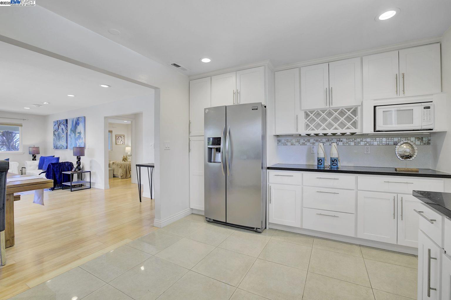 Detail Gallery Image 7 of 28 For 4760 Stevenson Blvd, Fremont,  CA 94538 - 3 Beds | 2 Baths