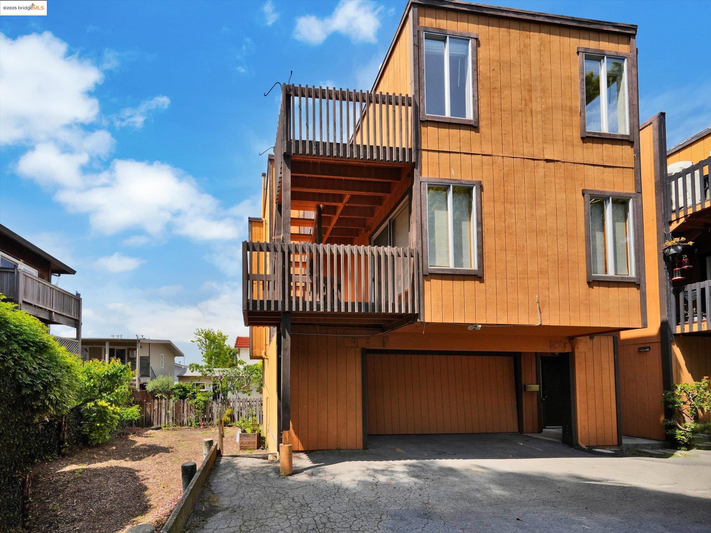 Detail Gallery Image 1 of 60 For 1715 Liberty St #1,  El Cerrito,  CA 94530 - 3 Beds | 2/1 Baths
