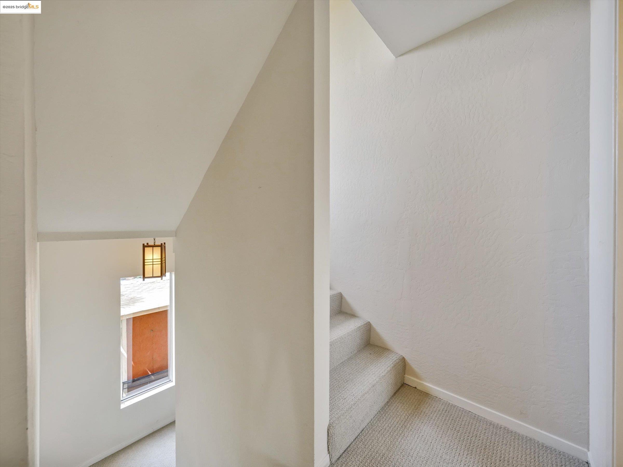 Detail Gallery Image 11 of 60 For 1715 Liberty St #1,  El Cerrito,  CA 94530 - 3 Beds | 2/1 Baths
