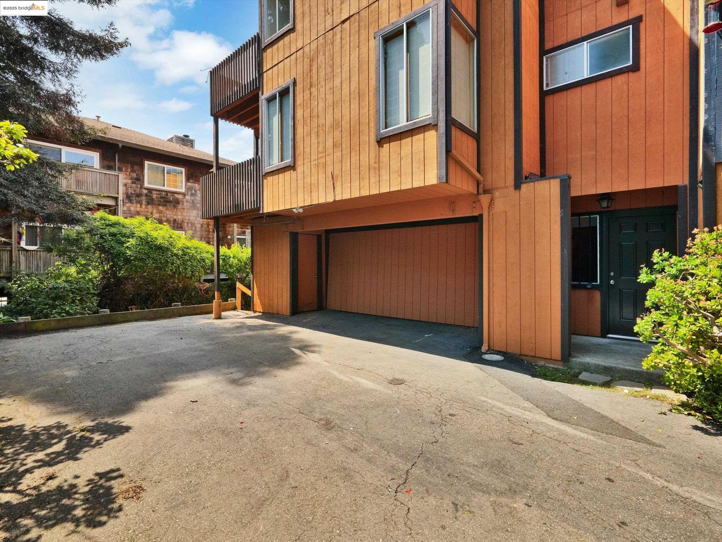 Detail Gallery Image 3 of 60 For 1715 Liberty St #1,  El Cerrito,  CA 94530 - 3 Beds | 2/1 Baths