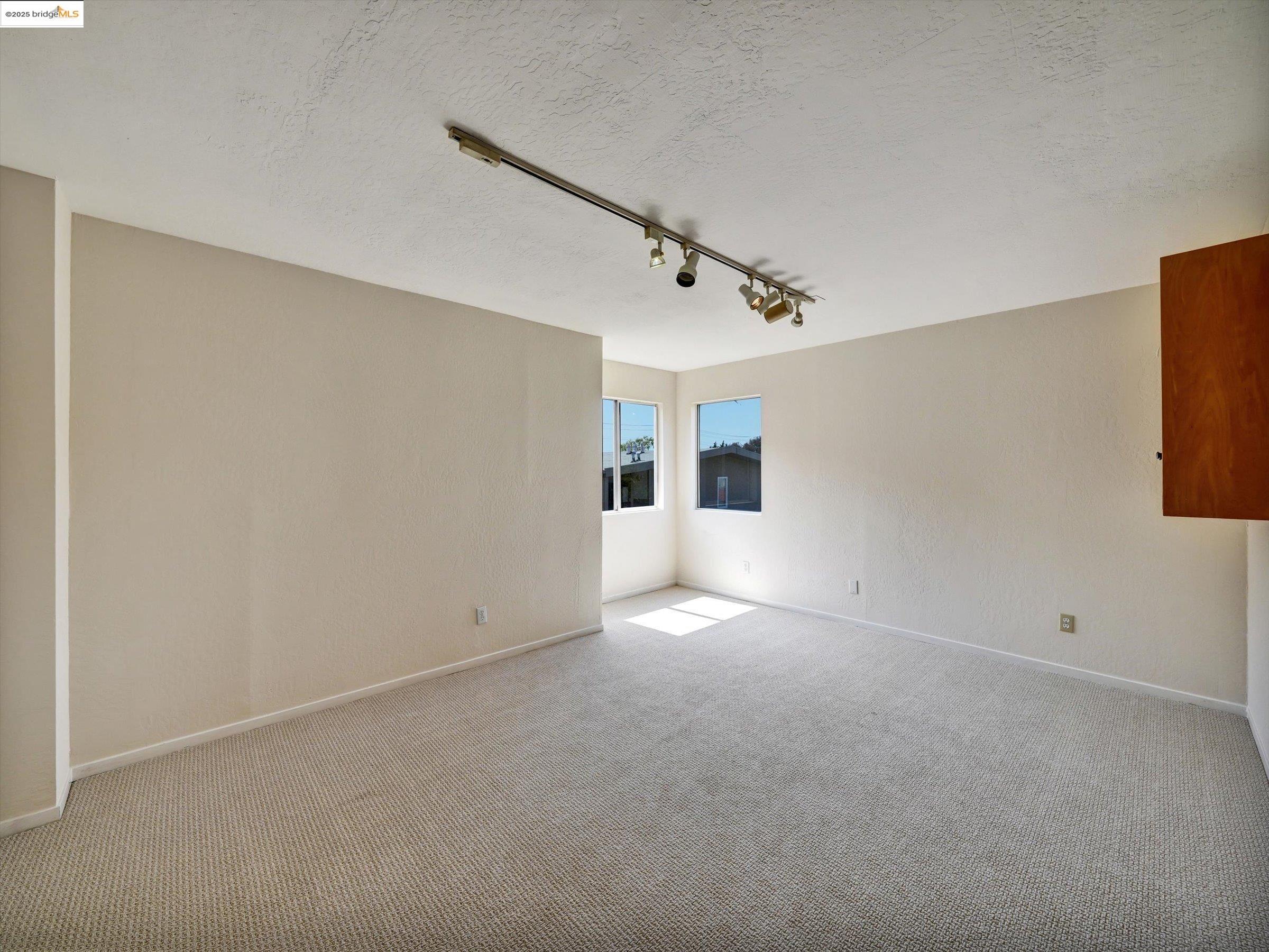 Detail Gallery Image 22 of 60 For 1715 Liberty St #1,  El Cerrito,  CA 94530 - 3 Beds | 2/1 Baths