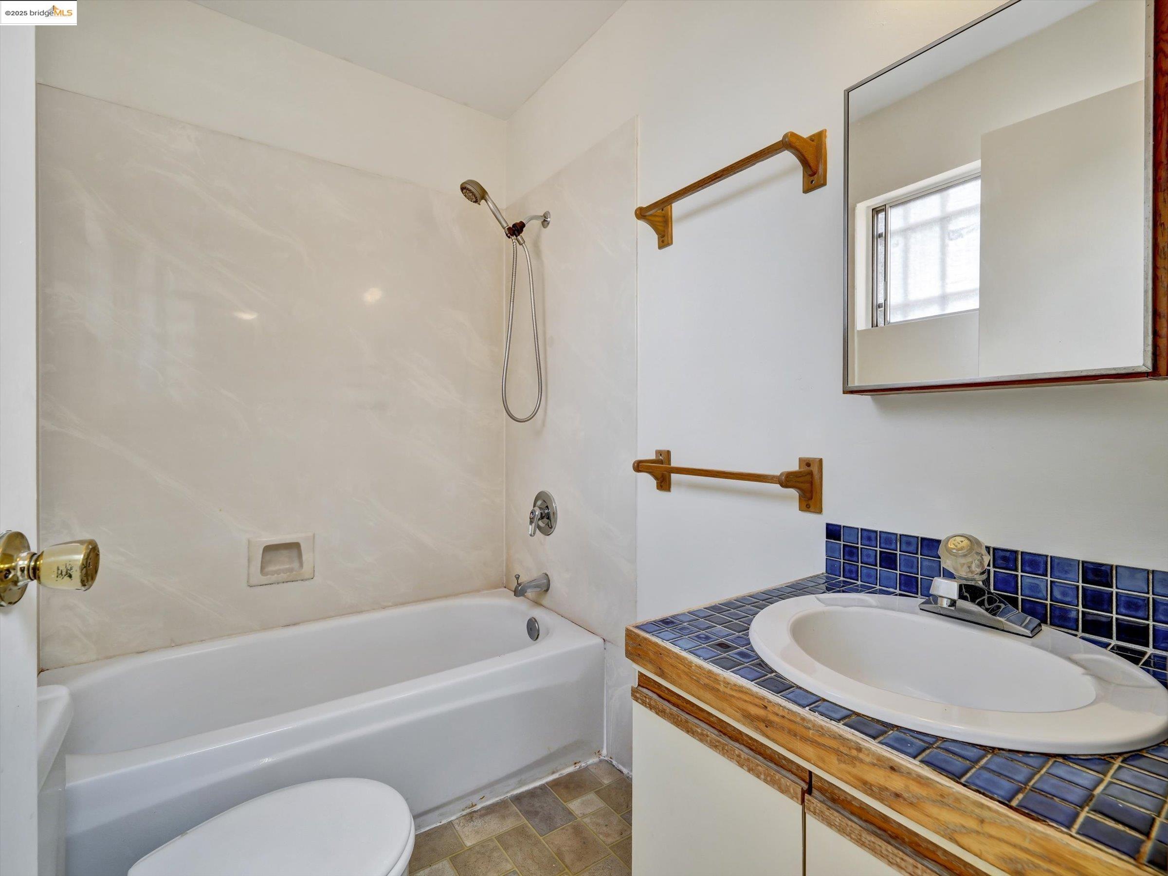 Detail Gallery Image 35 of 60 For 1715 Liberty St #1,  El Cerrito,  CA 94530 - 3 Beds | 2/1 Baths