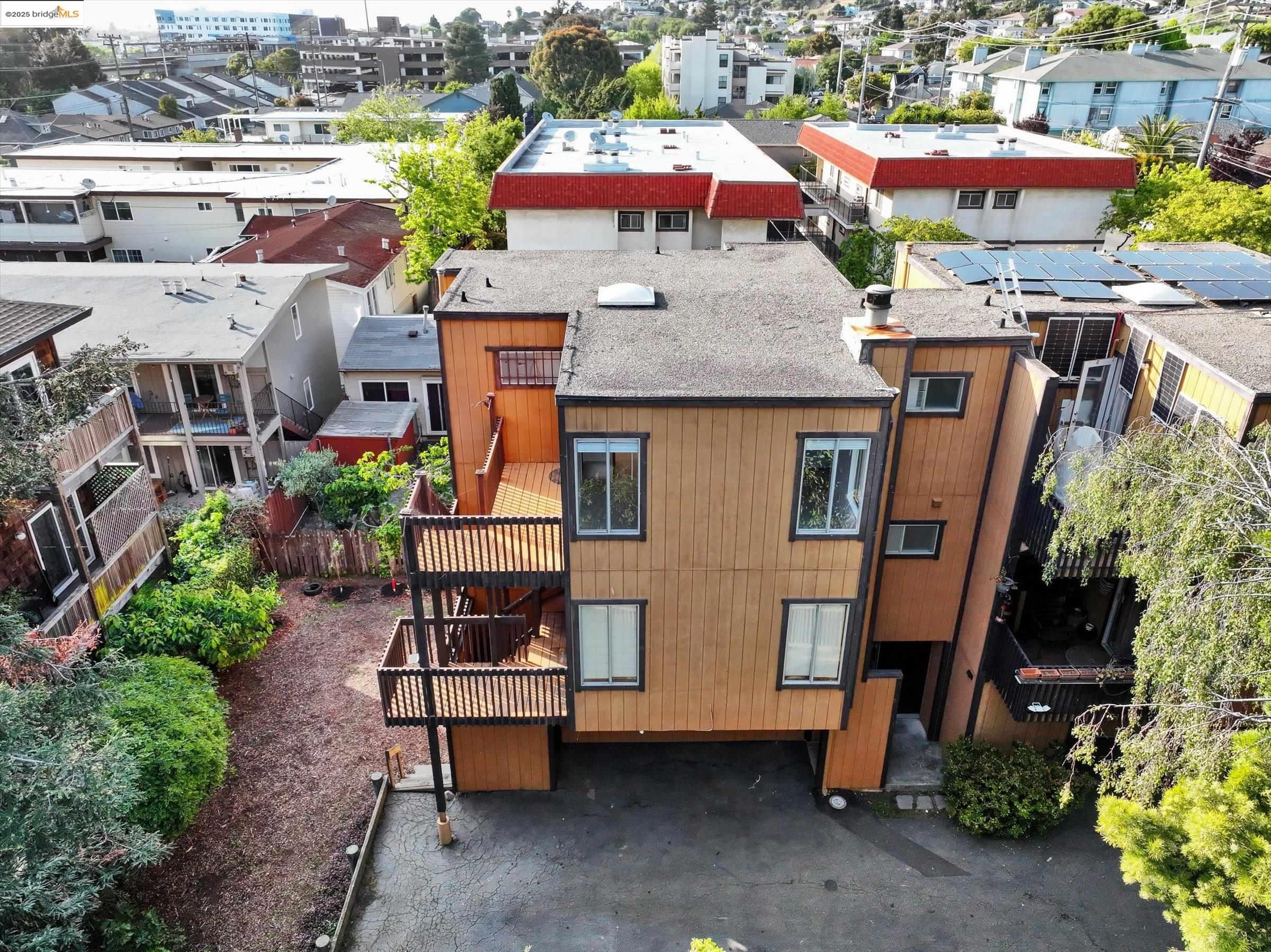 Detail Gallery Image 47 of 60 For 1715 Liberty St #1,  El Cerrito,  CA 94530 - 3 Beds | 2/1 Baths