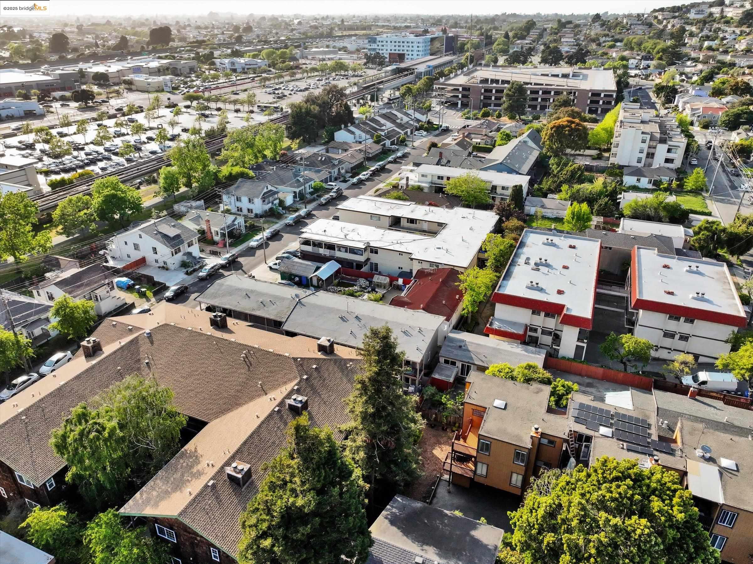 Detail Gallery Image 49 of 60 For 1715 Liberty St #1,  El Cerrito,  CA 94530 - 3 Beds | 2/1 Baths