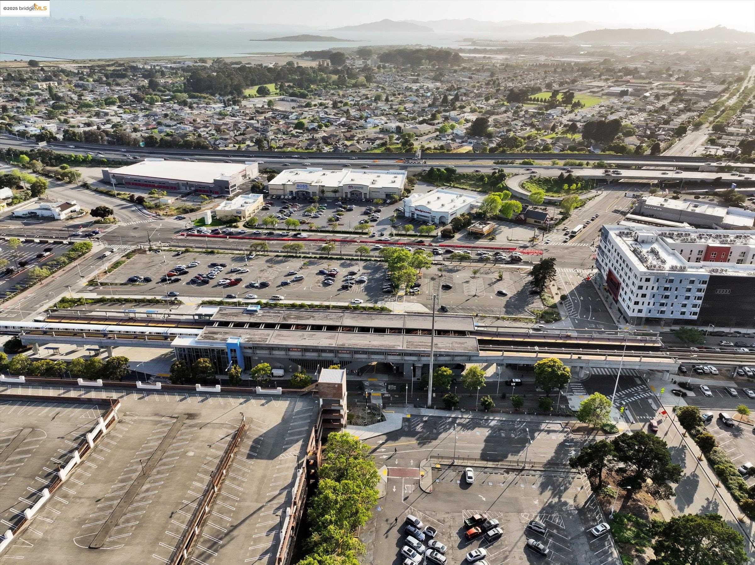 Detail Gallery Image 52 of 60 For 1715 Liberty St #1,  El Cerrito,  CA 94530 - 3 Beds | 2/1 Baths