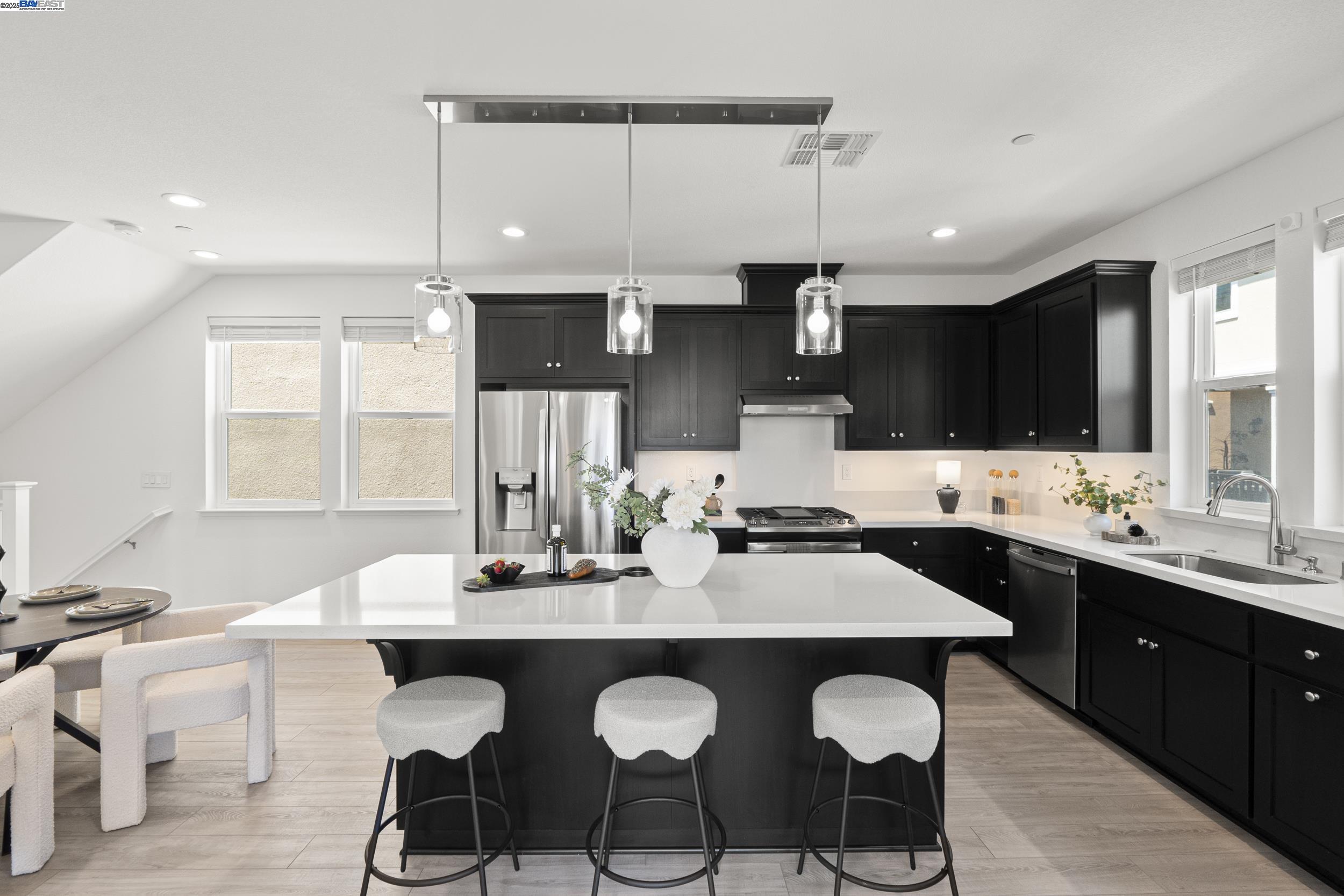 Detail Gallery Image 17 of 38 For 107 Ashton Way, Pleasant Hill,  CA 94523 - 3 Beds | 3/1 Baths