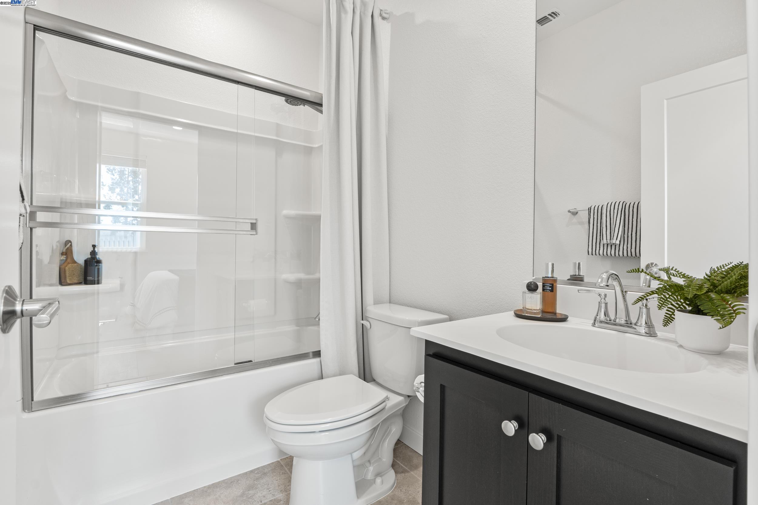 Detail Gallery Image 29 of 38 For 107 Ashton Way, Pleasant Hill,  CA 94523 - 3 Beds | 3/1 Baths