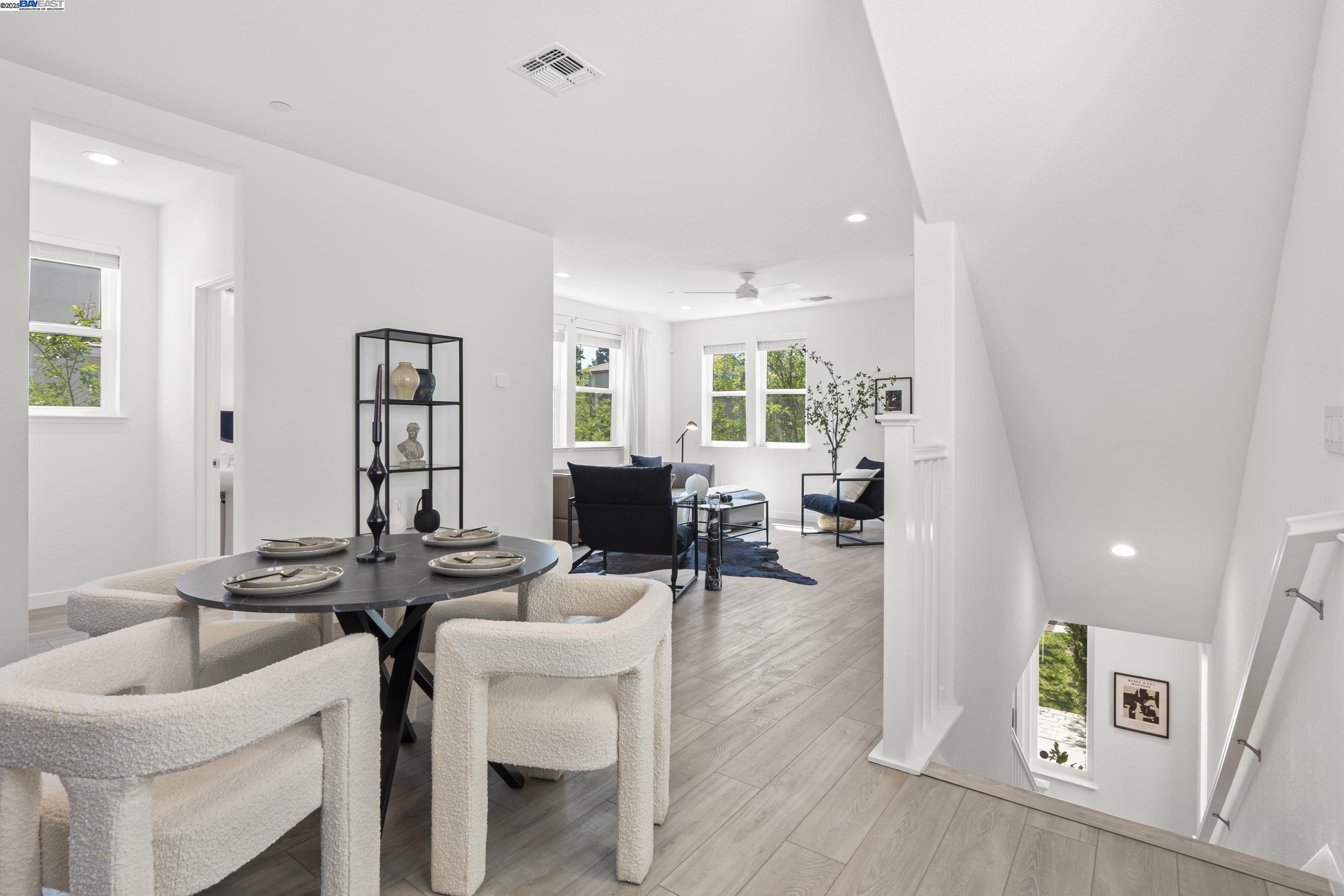 Detail Gallery Image 5 of 38 For 107 Ashton Way, Pleasant Hill,  CA 94523 - 3 Beds | 3/1 Baths