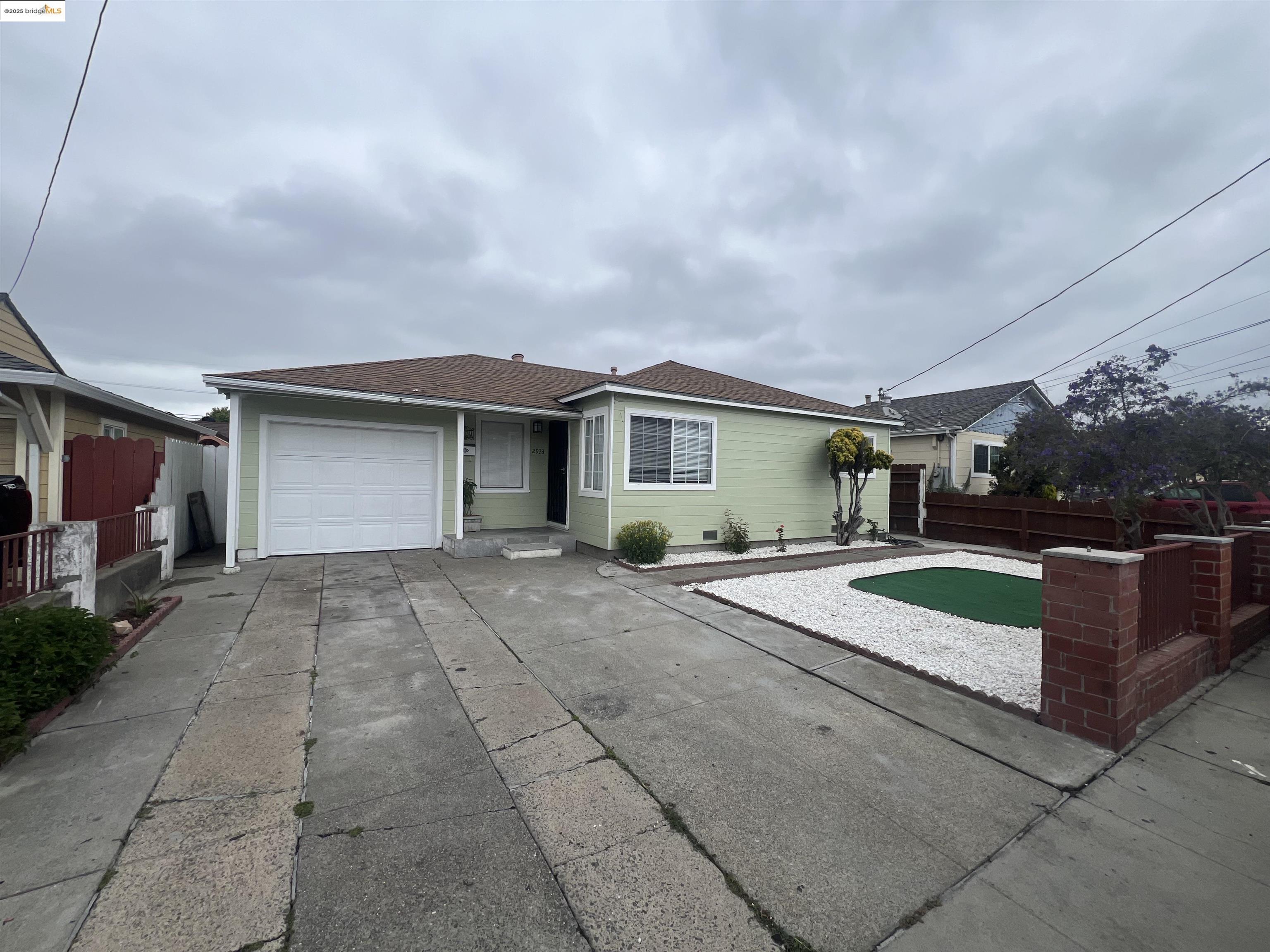 2923 Devon Way, San Pablo, California 94806, 3 Bedrooms Bedrooms, 6 Rooms Rooms,1 BathroomBathrooms,Residential Lease,For Rent,2923 Devon Way,41096566