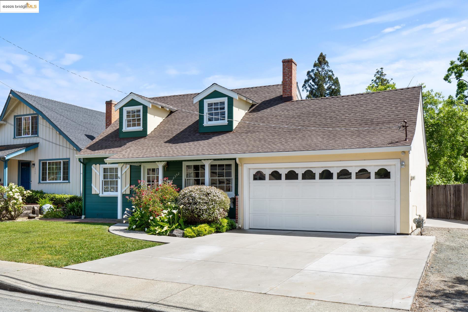 Detail Gallery Image 2 of 38 For 2352 Ramona St, Pinole,  CA 94564 - 4 Beds | 2 Baths