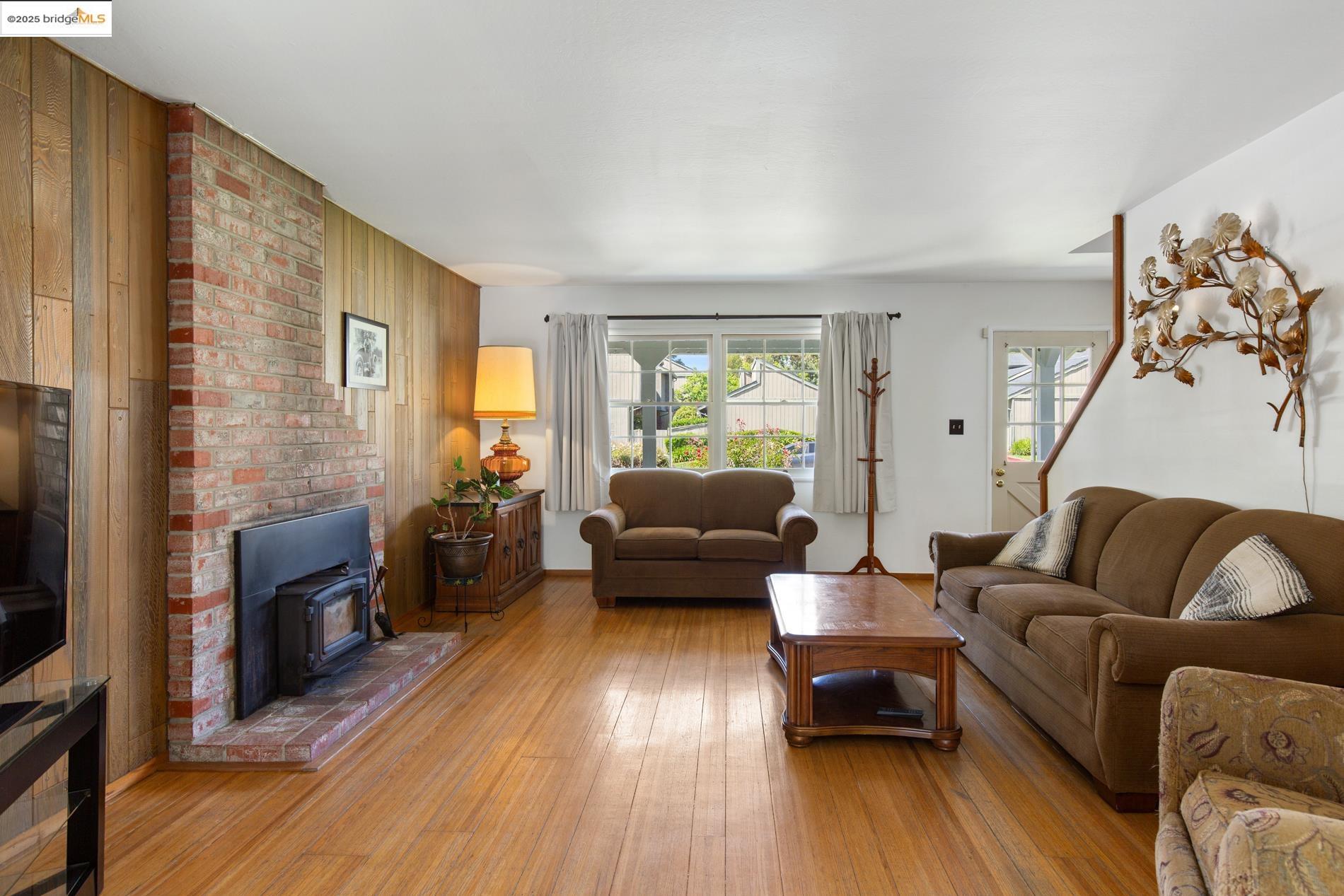 Detail Gallery Image 15 of 38 For 2352 Ramona St, Pinole,  CA 94564 - 4 Beds | 2 Baths