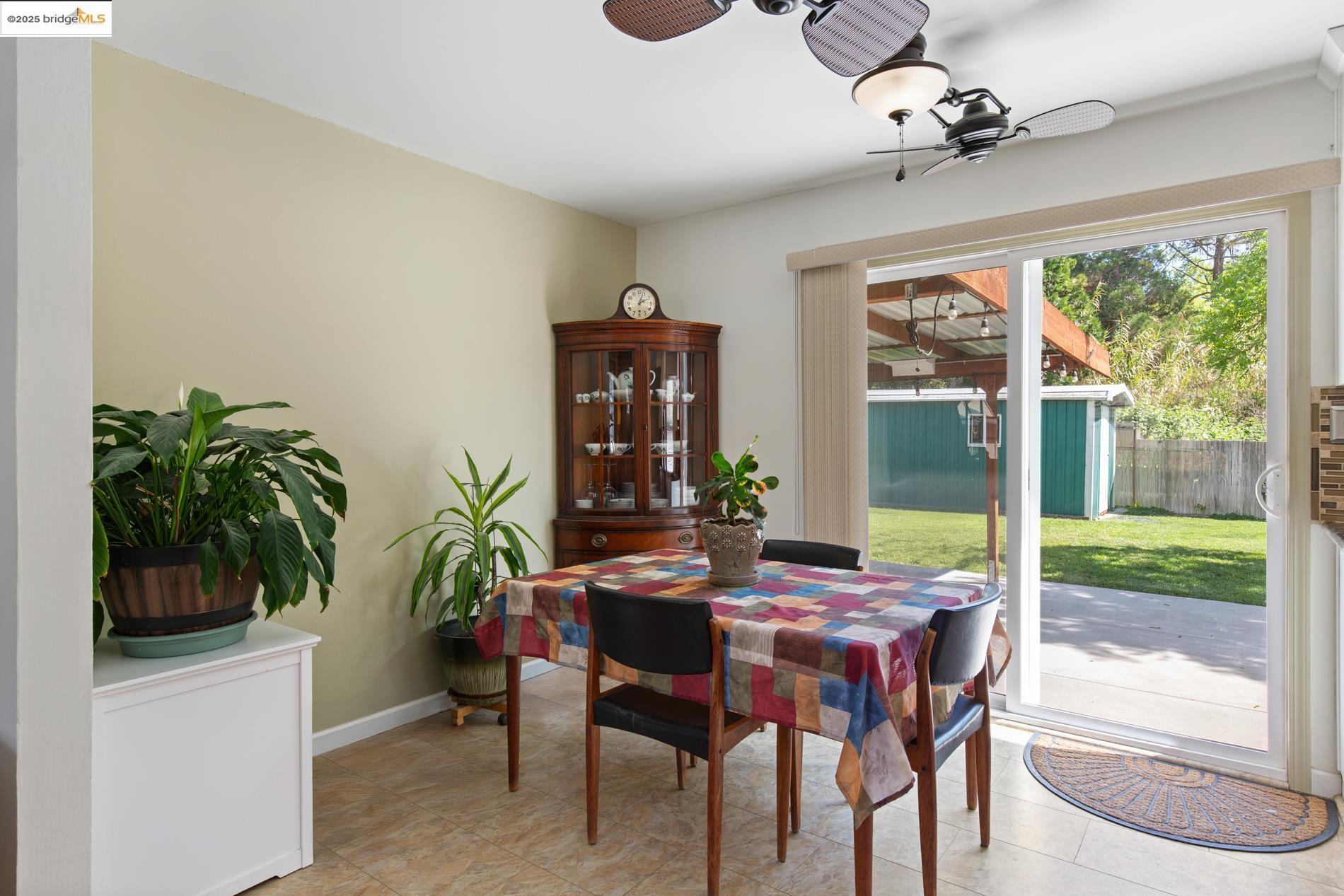 Detail Gallery Image 16 of 38 For 2352 Ramona St, Pinole,  CA 94564 - 4 Beds | 2 Baths