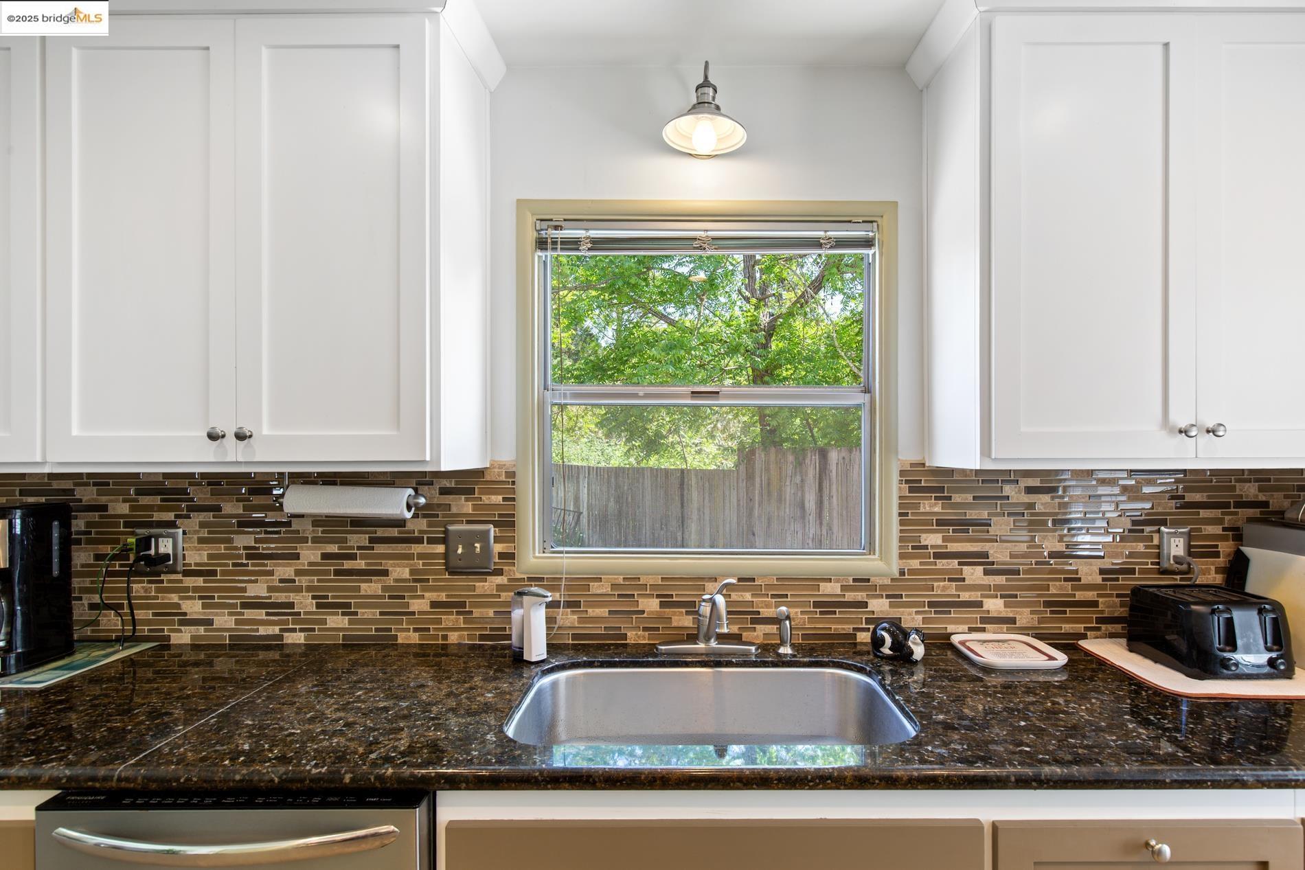 Detail Gallery Image 21 of 38 For 2352 Ramona St, Pinole,  CA 94564 - 4 Beds | 2 Baths