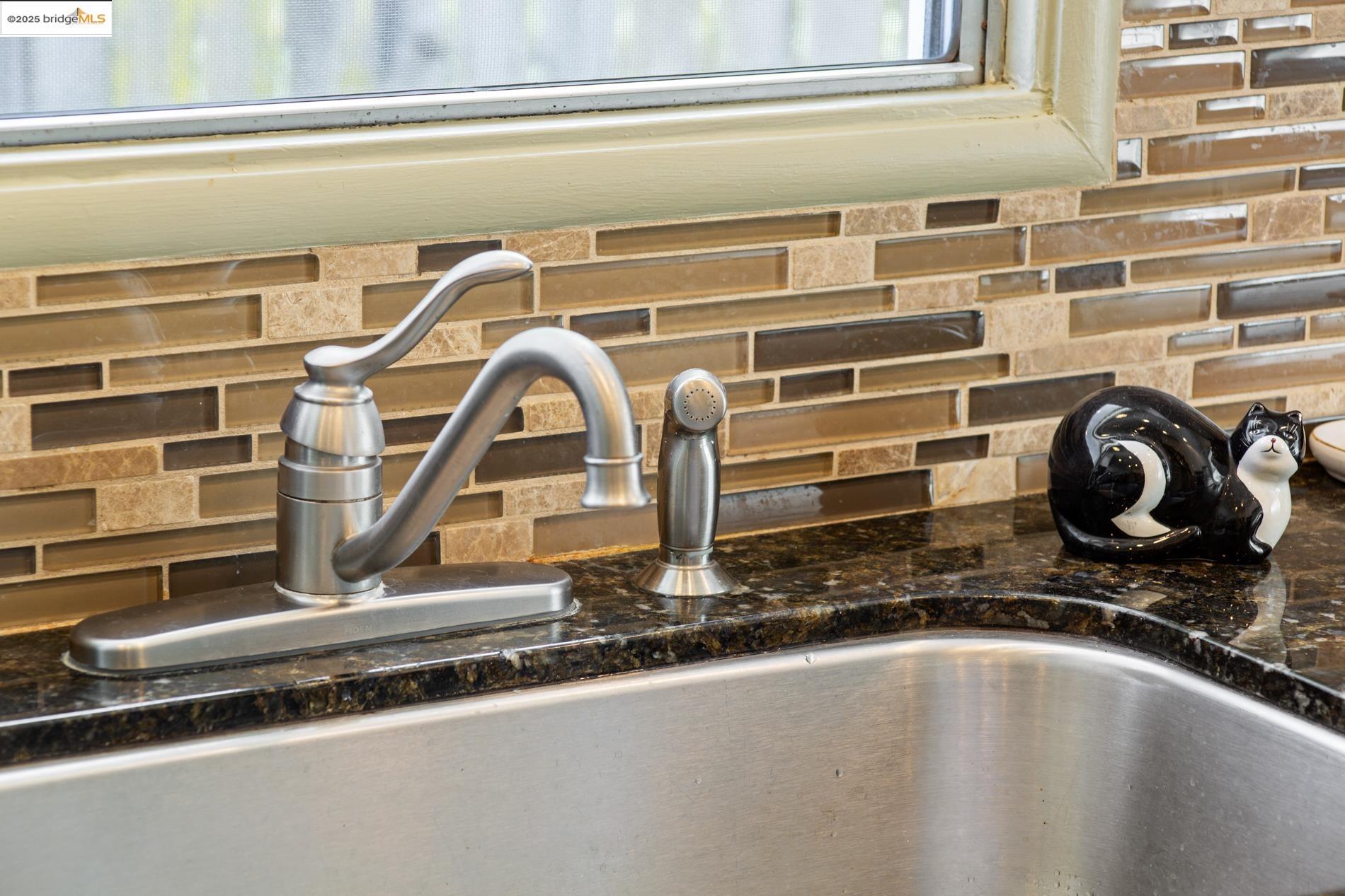 Detail Gallery Image 22 of 38 For 2352 Ramona St, Pinole,  CA 94564 - 4 Beds | 2 Baths