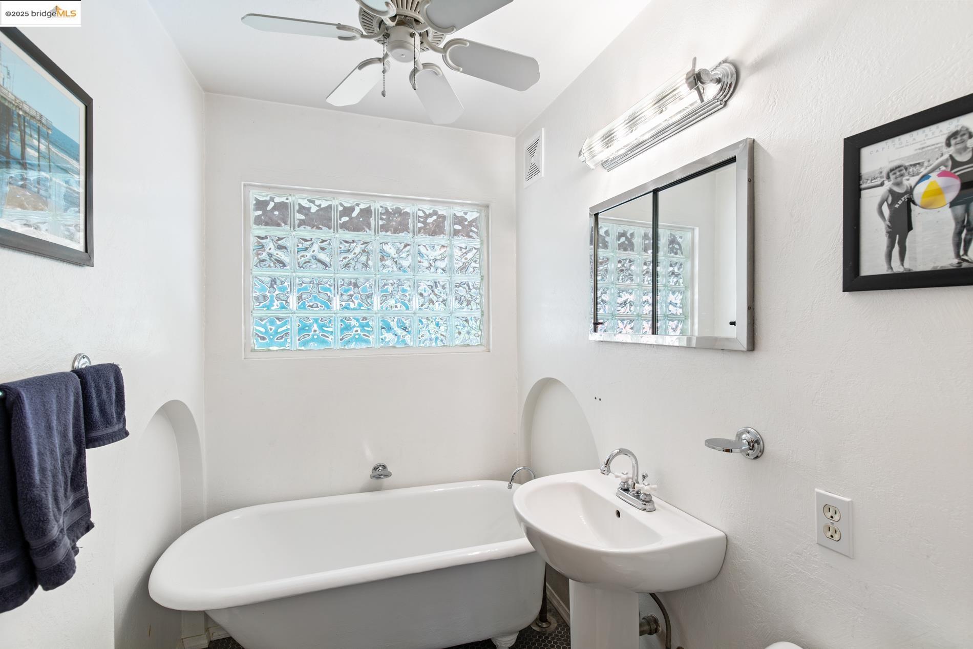 Detail Gallery Image 23 of 38 For 2352 Ramona St, Pinole,  CA 94564 - 4 Beds | 2 Baths