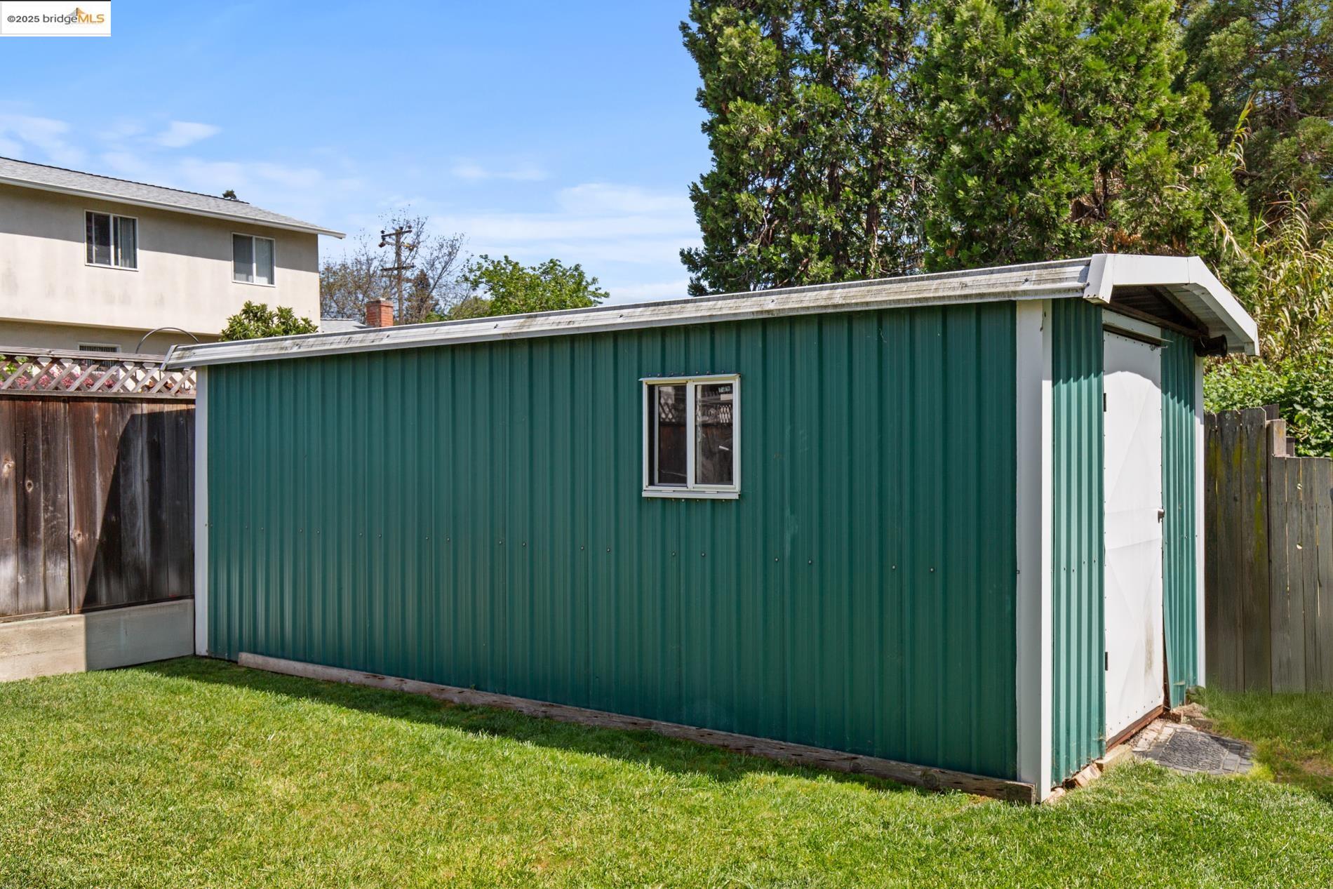 Detail Gallery Image 35 of 38 For 2352 Ramona St, Pinole,  CA 94564 - 4 Beds | 2 Baths