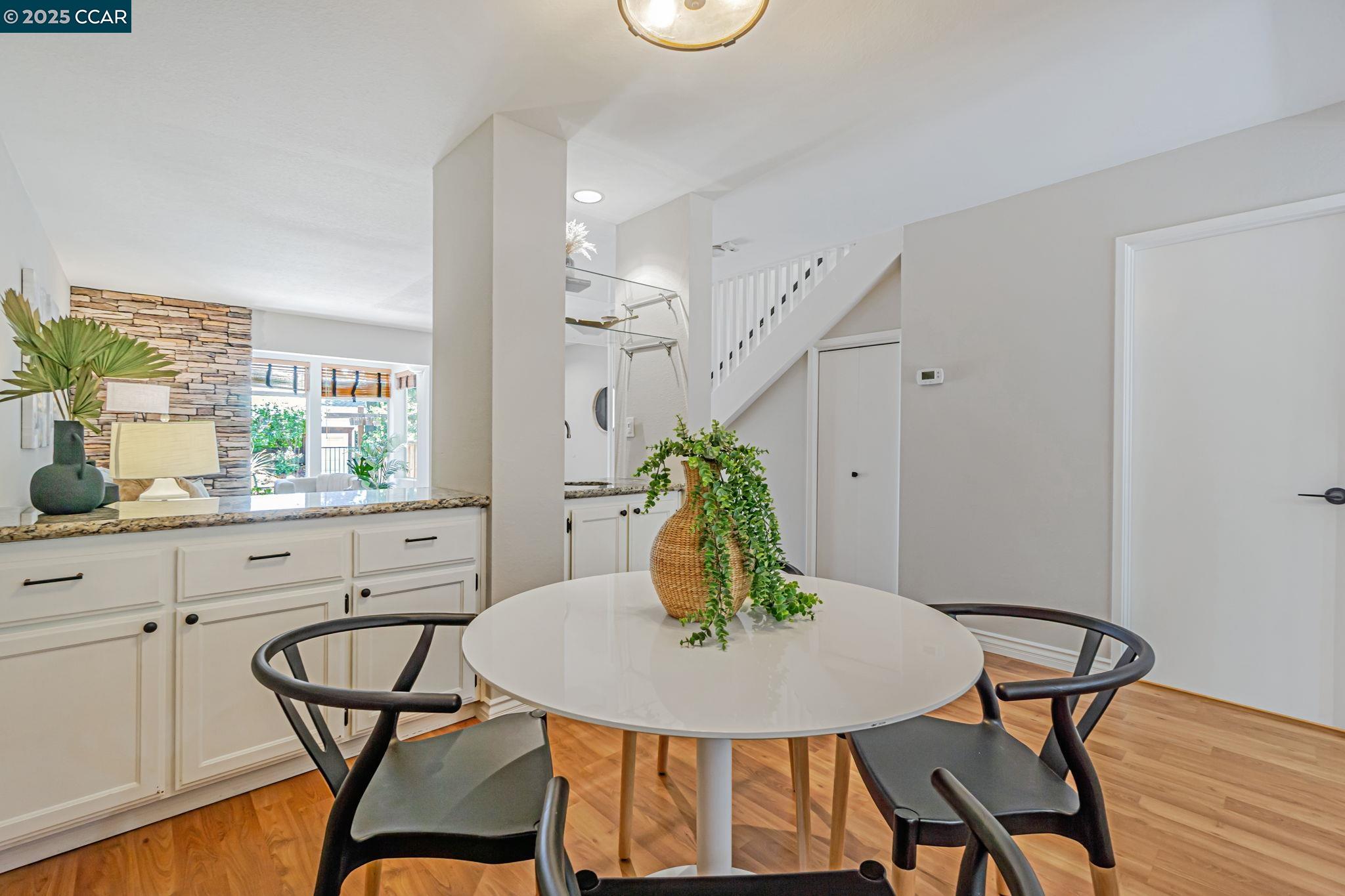 Detail Gallery Image 17 of 39 For 1358 Walden Rd, Walnut Creek,  CA 94597 - 2 Beds | 2/1 Baths