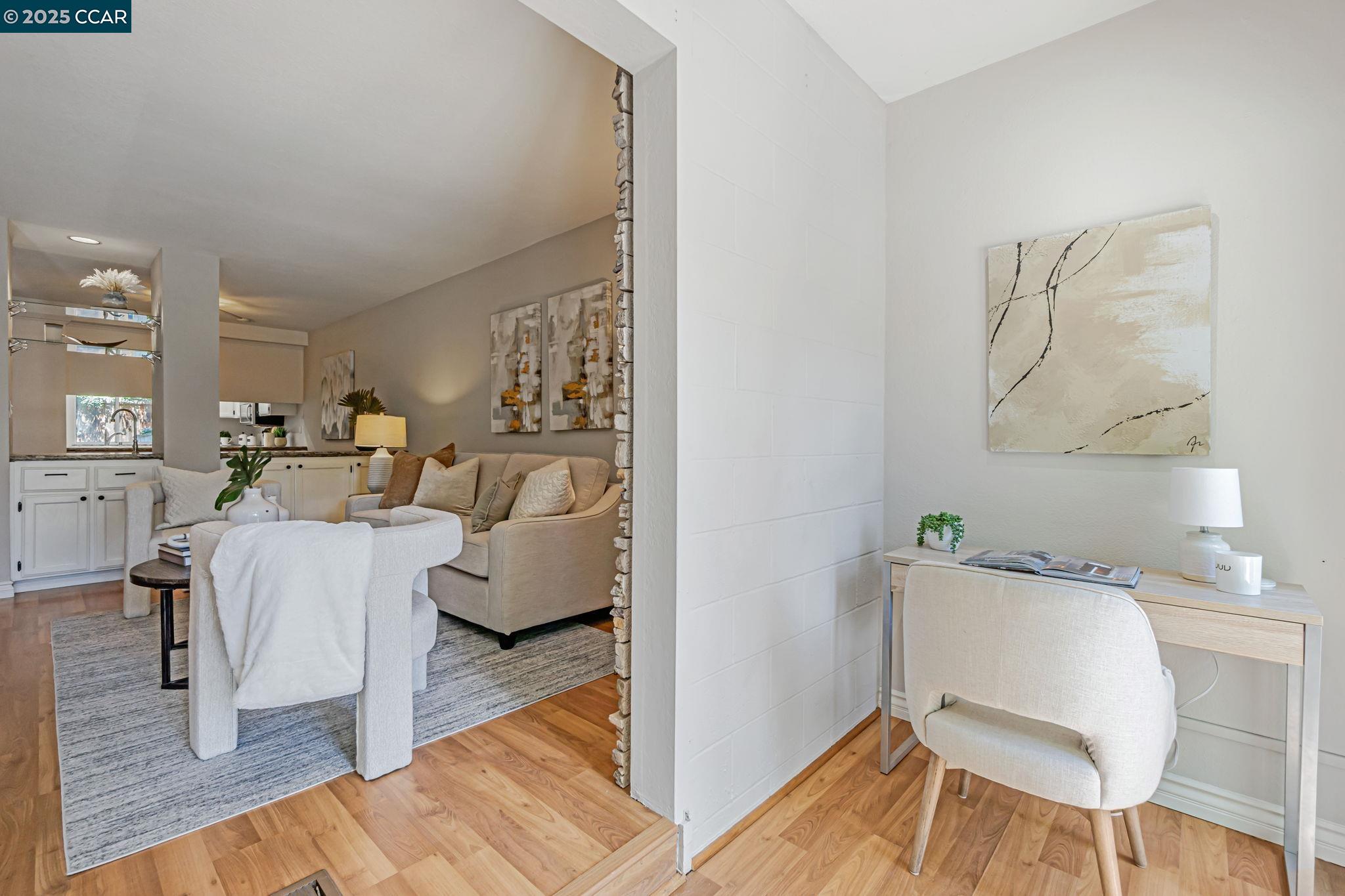 Detail Gallery Image 19 of 39 For 1358 Walden Rd, Walnut Creek,  CA 94597 - 2 Beds | 2/1 Baths