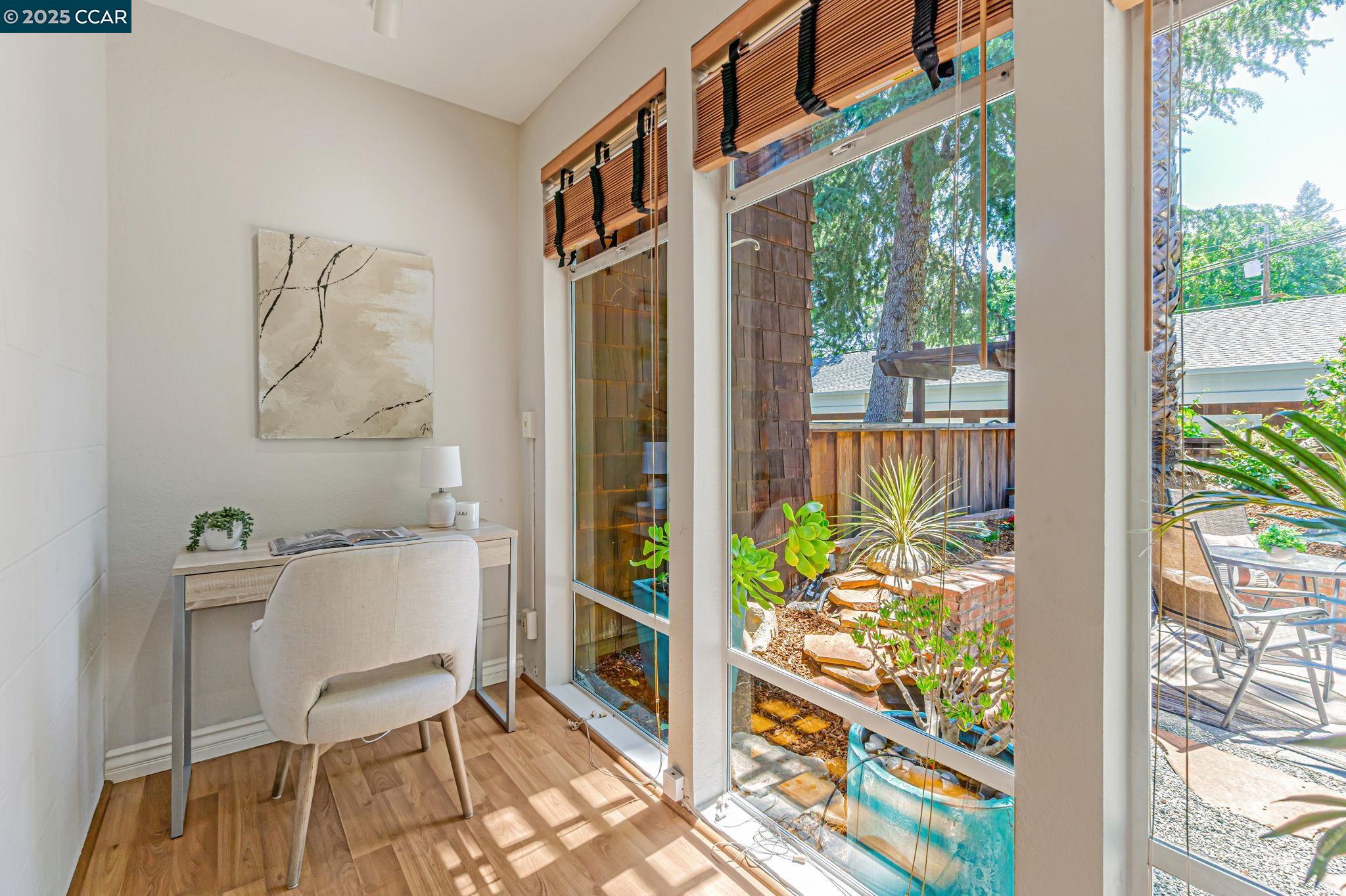 Detail Gallery Image 20 of 39 For 1358 Walden Rd, Walnut Creek,  CA 94597 - 2 Beds | 2/1 Baths
