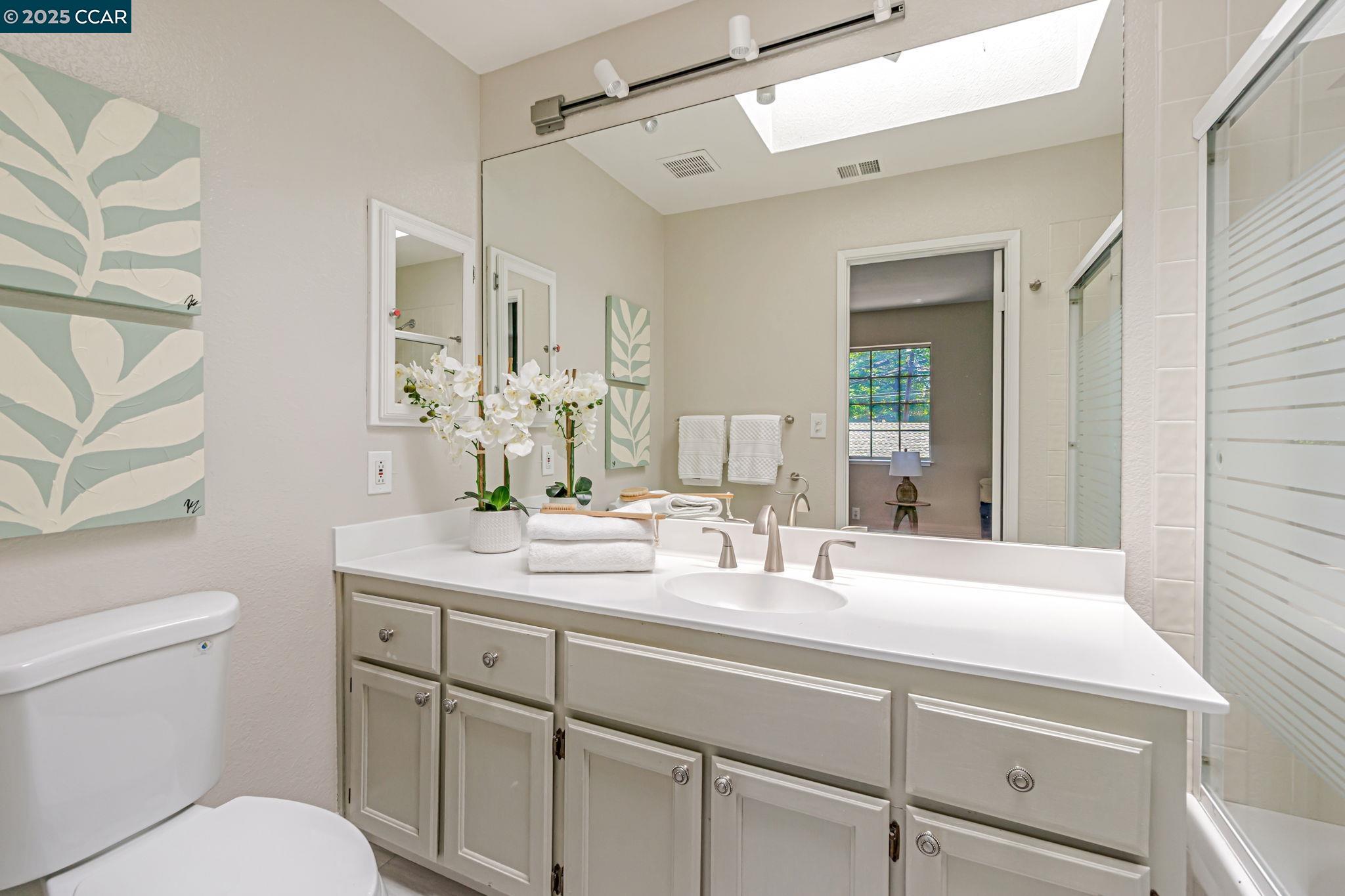 Detail Gallery Image 34 of 39 For 1358 Walden Rd, Walnut Creek,  CA 94597 - 2 Beds | 2/1 Baths