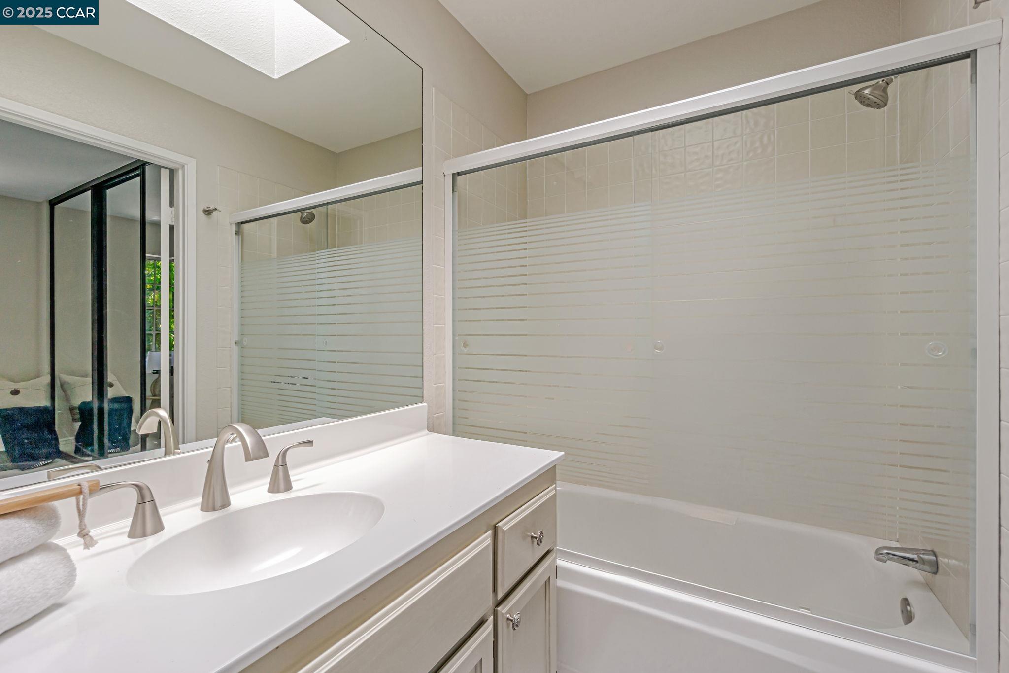 Detail Gallery Image 35 of 39 For 1358 Walden Rd, Walnut Creek,  CA 94597 - 2 Beds | 2/1 Baths