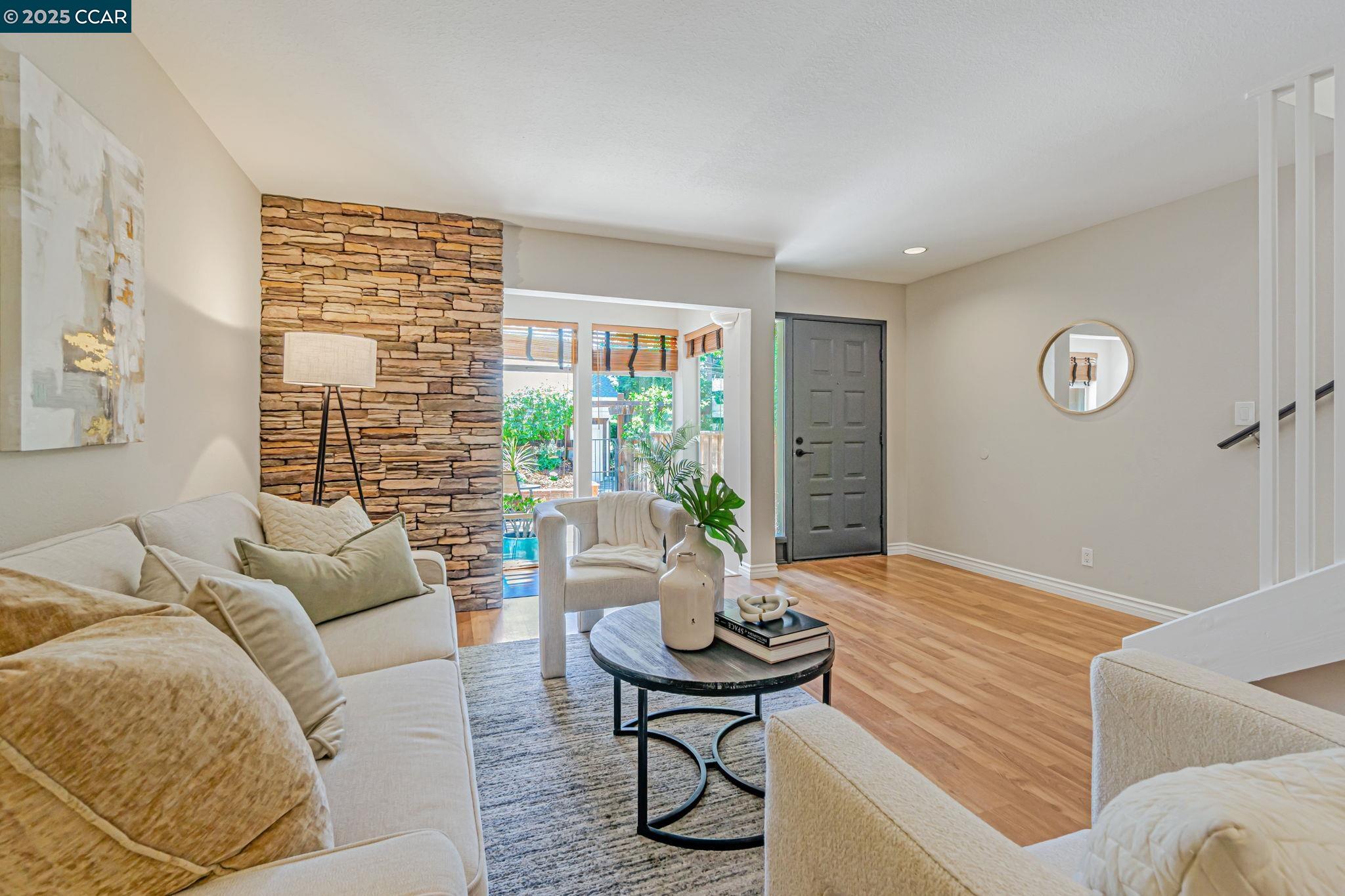Detail Gallery Image 8 of 39 For 1358 Walden Rd, Walnut Creek,  CA 94597 - 2 Beds | 2/1 Baths