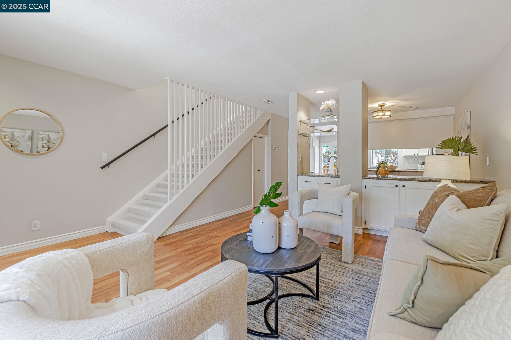 Detail Gallery Image 9 of 39 For 1358 Walden Rd, Walnut Creek,  CA 94597 - 2 Beds | 2/1 Baths