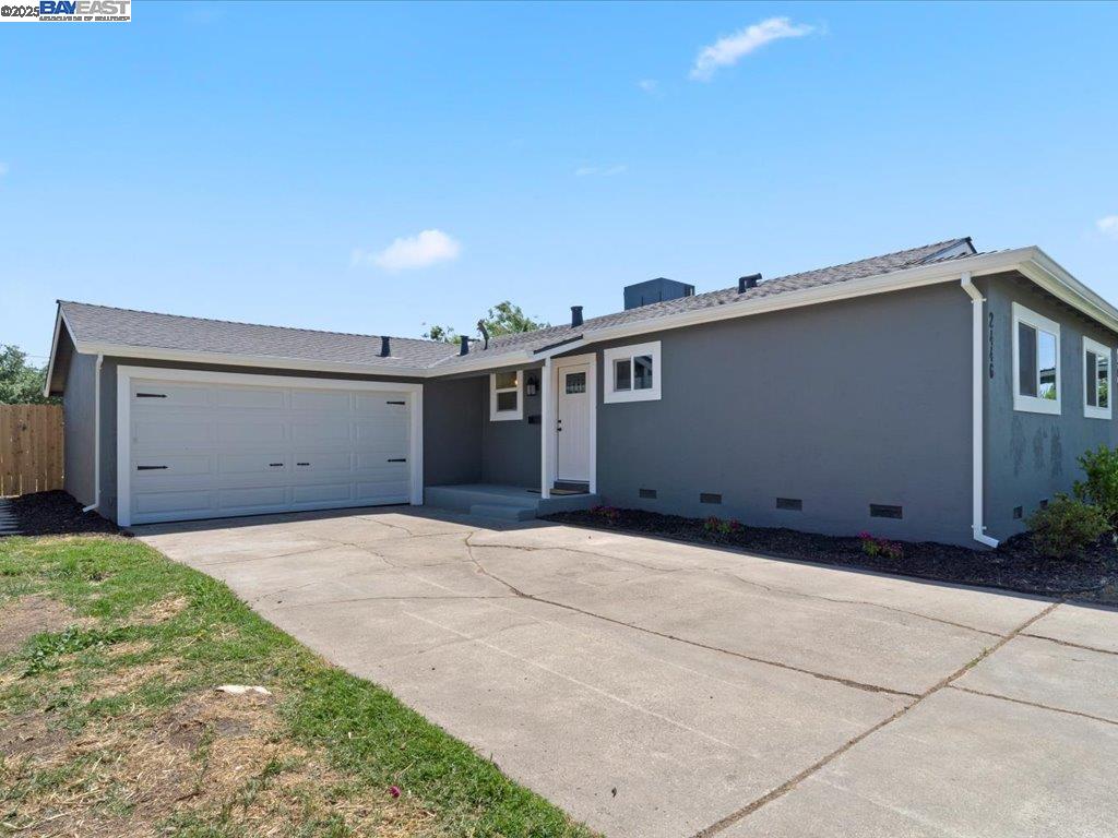 Detail Gallery Image 2 of 19 For 2446 E 9th, Stockton,  CA 95205 - 3 Beds | 1 Baths