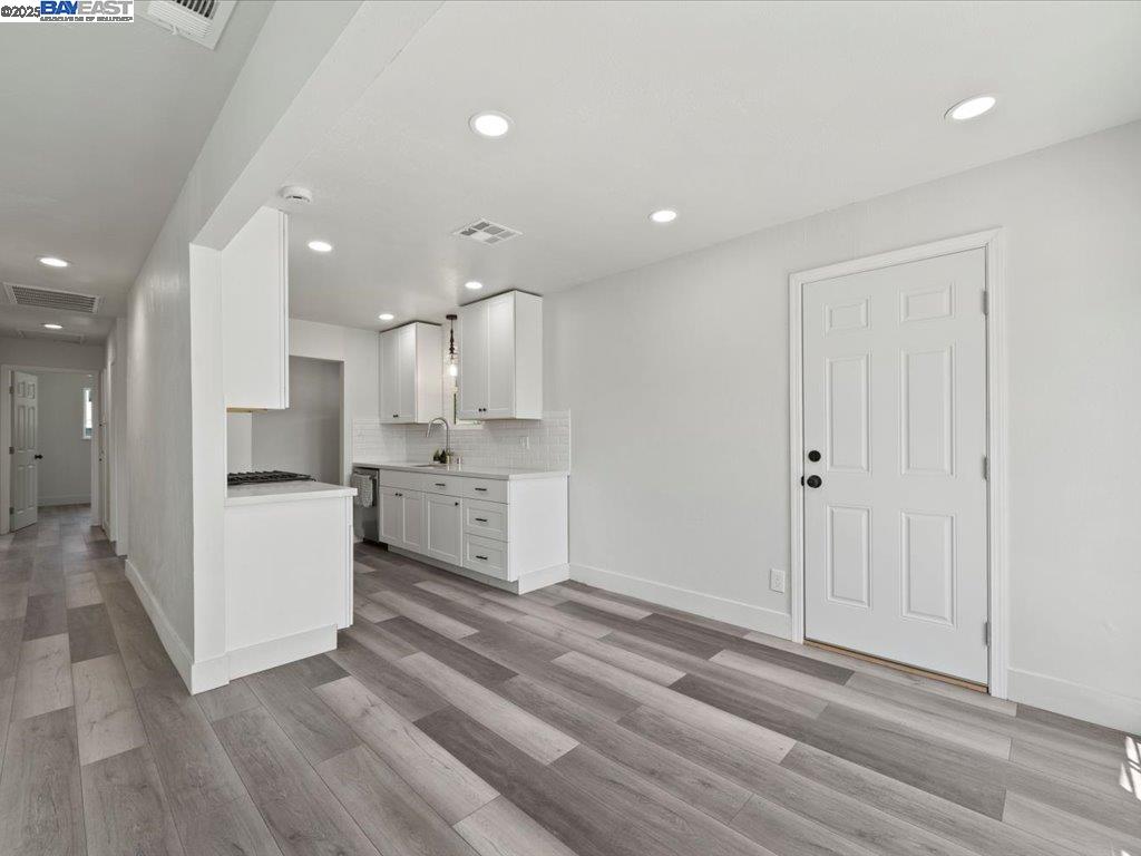 Detail Gallery Image 11 of 19 For 2446 E 9th, Stockton,  CA 95205 - 3 Beds | 1 Baths