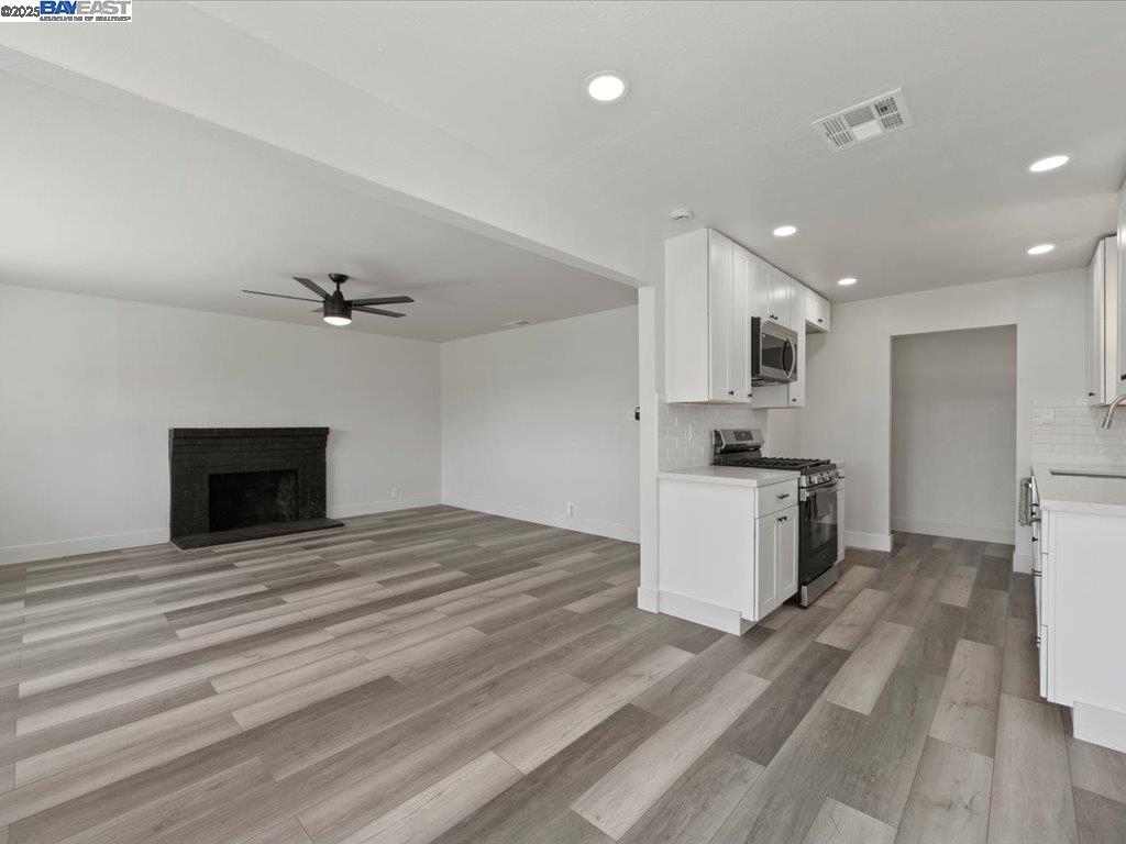 Detail Gallery Image 12 of 19 For 2446 E 9th, Stockton,  CA 95205 - 3 Beds | 1 Baths