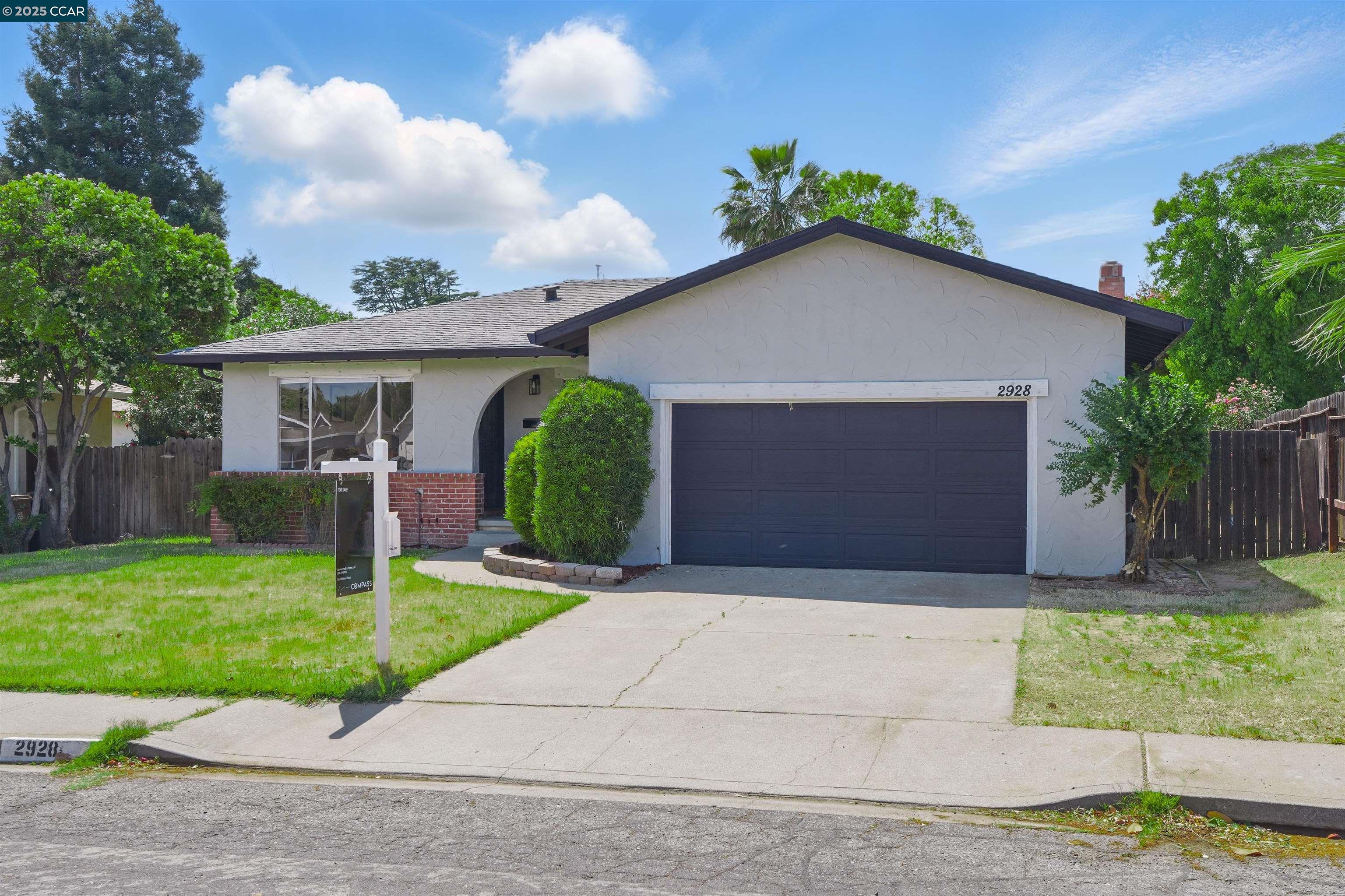 Detail Gallery Image 1 of 29 For 2928 El Monte Way, Antioch,  CA 94509 - 4 Beds | 2 Baths