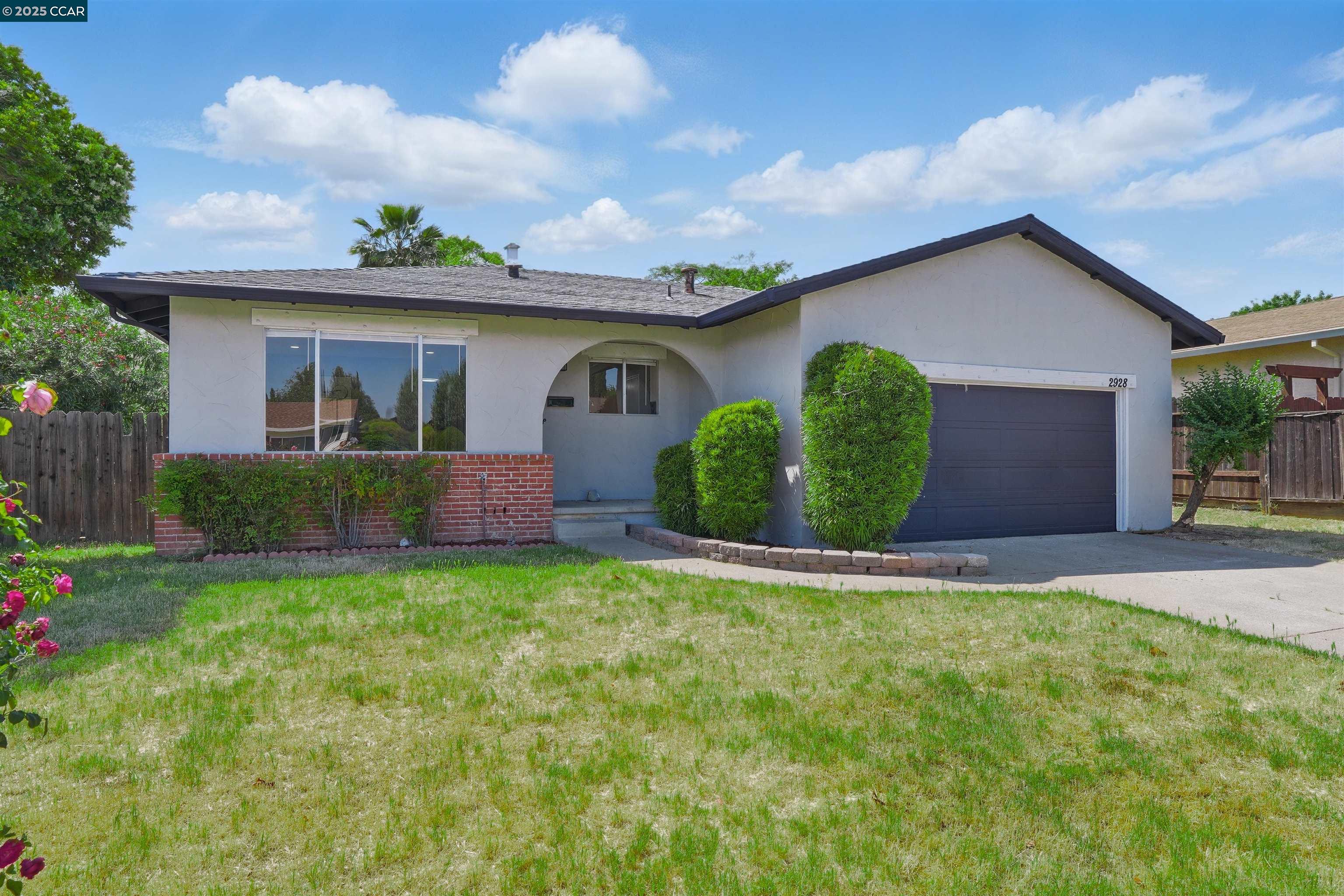 Detail Gallery Image 2 of 29 For 2928 El Monte Way, Antioch,  CA 94509 - 4 Beds | 2 Baths