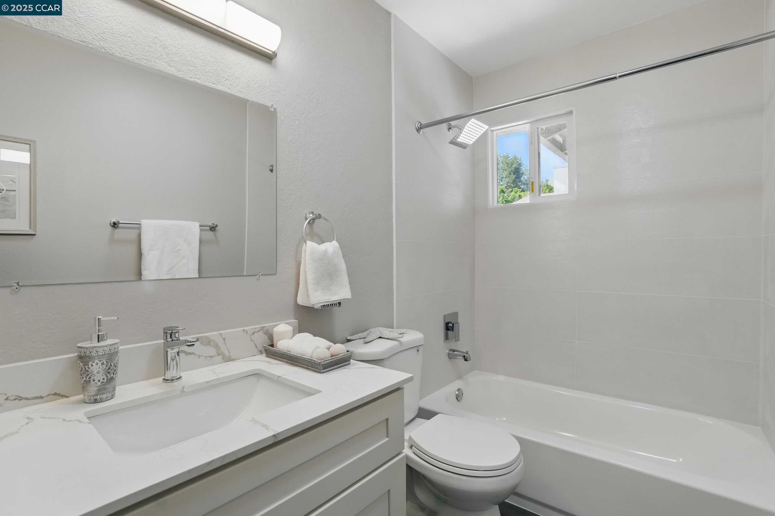 Detail Gallery Image 15 of 29 For 2928 El Monte Way, Antioch,  CA 94509 - 4 Beds | 2 Baths