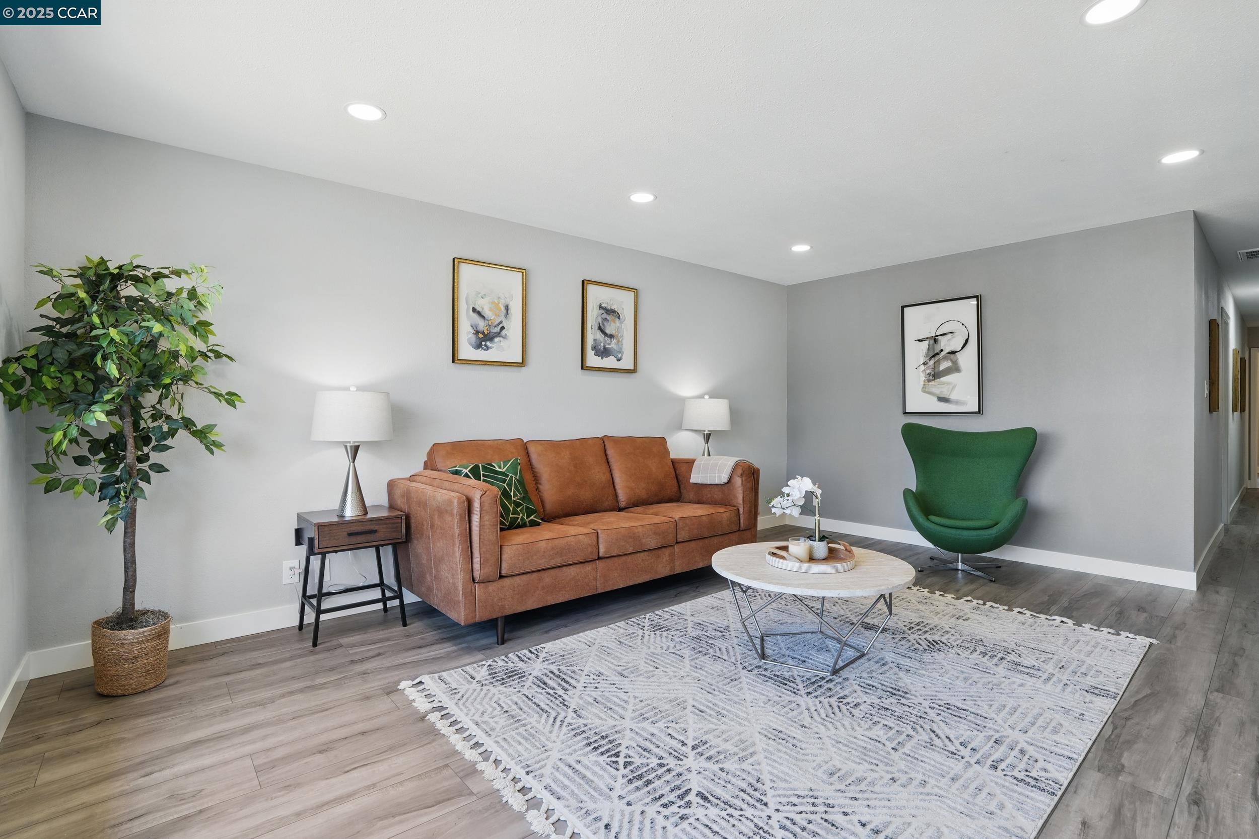 Detail Gallery Image 6 of 29 For 2928 El Monte Way, Antioch,  CA 94509 - 4 Beds | 2 Baths