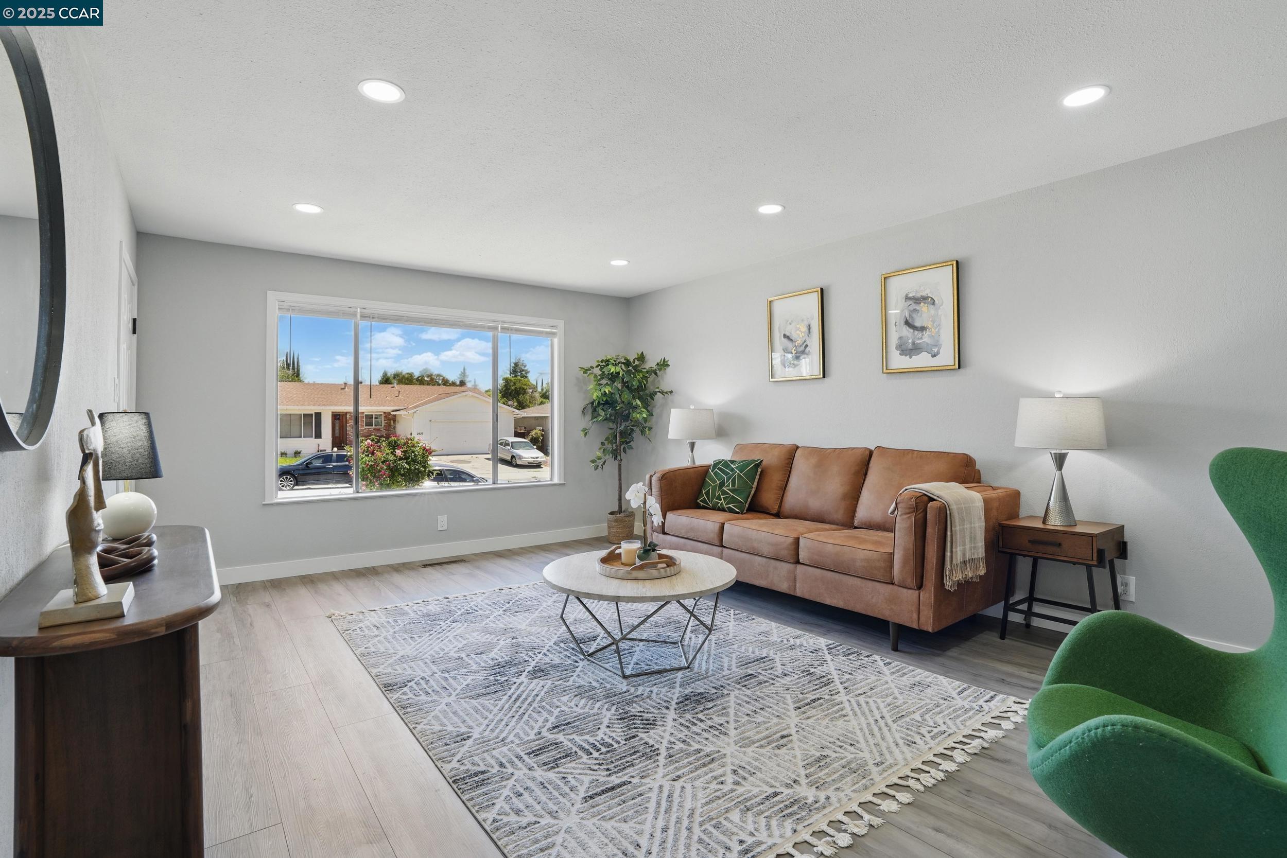 Detail Gallery Image 9 of 29 For 2928 El Monte Way, Antioch,  CA 94509 - 4 Beds | 2 Baths