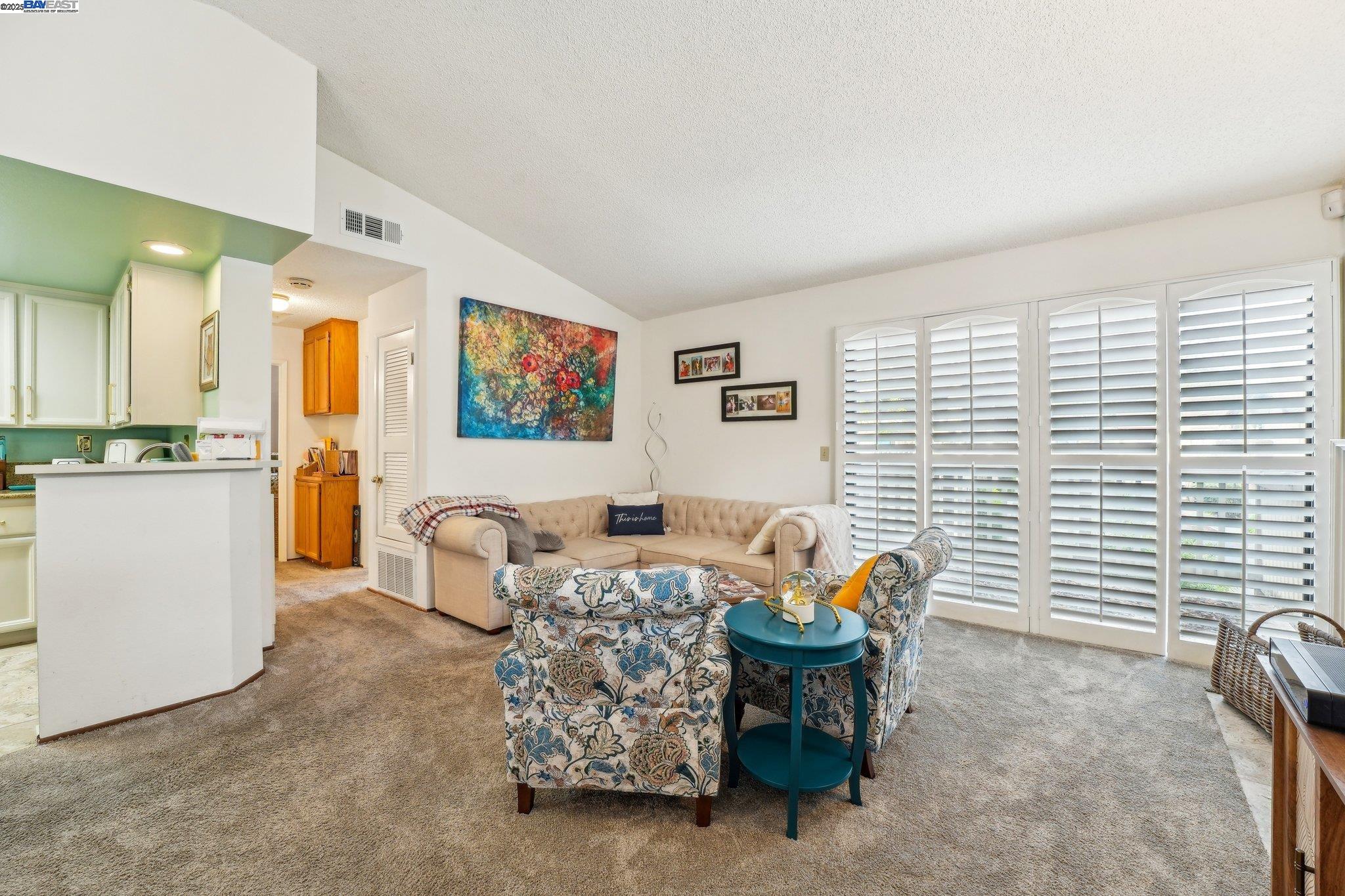 Photo #2: 41096576 Listing 
