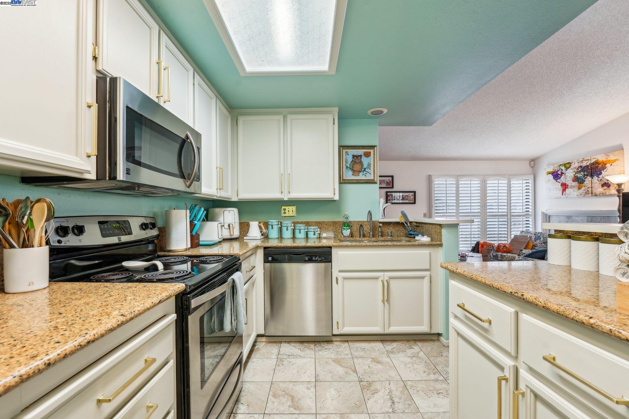 Detail Gallery Image 6 of 24 For 38764 Huntington Cir, Fremont,  CA 94536 - 2 Beds | 2 Baths