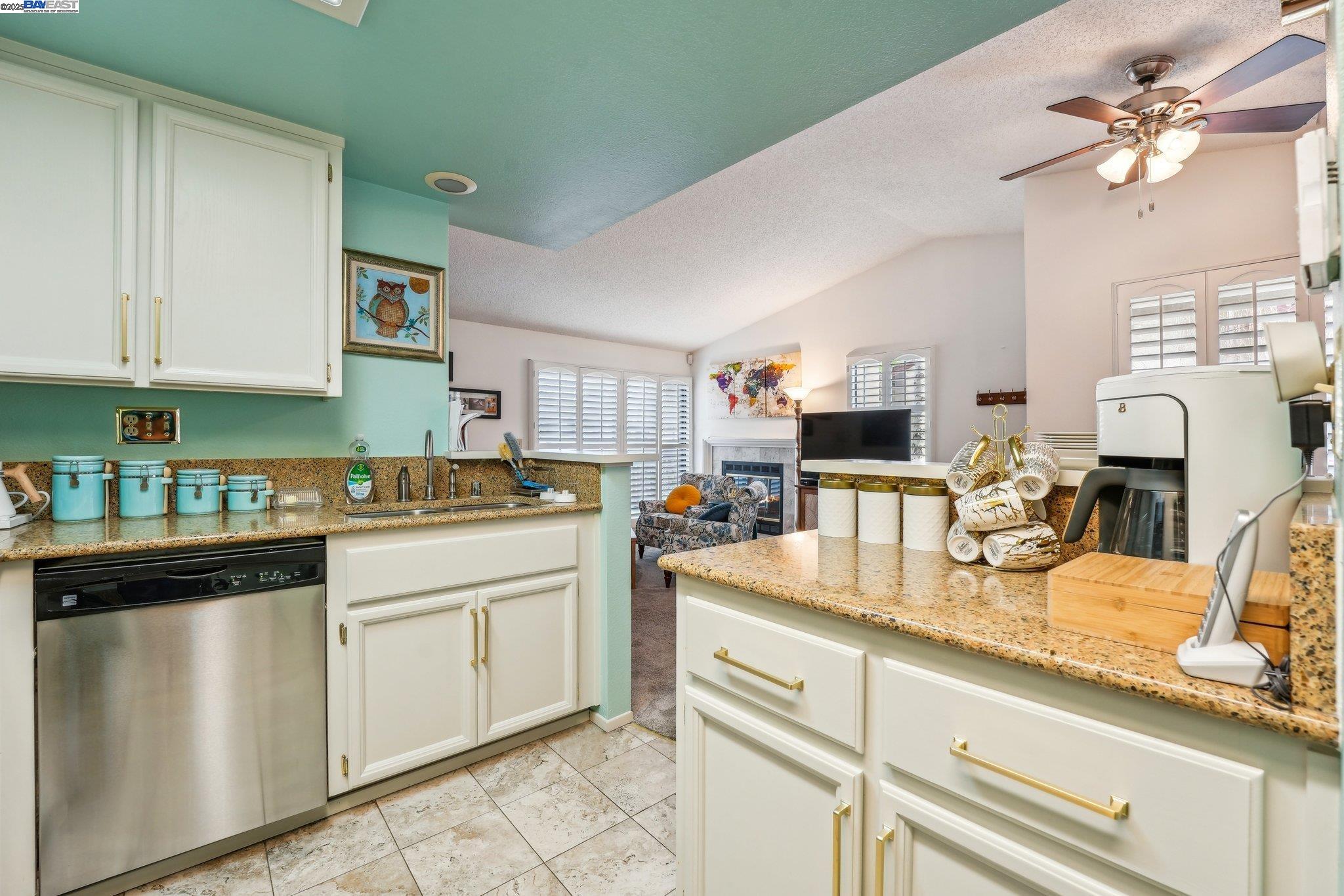 Detail Gallery Image 7 of 24 For 38764 Huntington Cir, Fremont,  CA 94536 - 2 Beds | 2 Baths