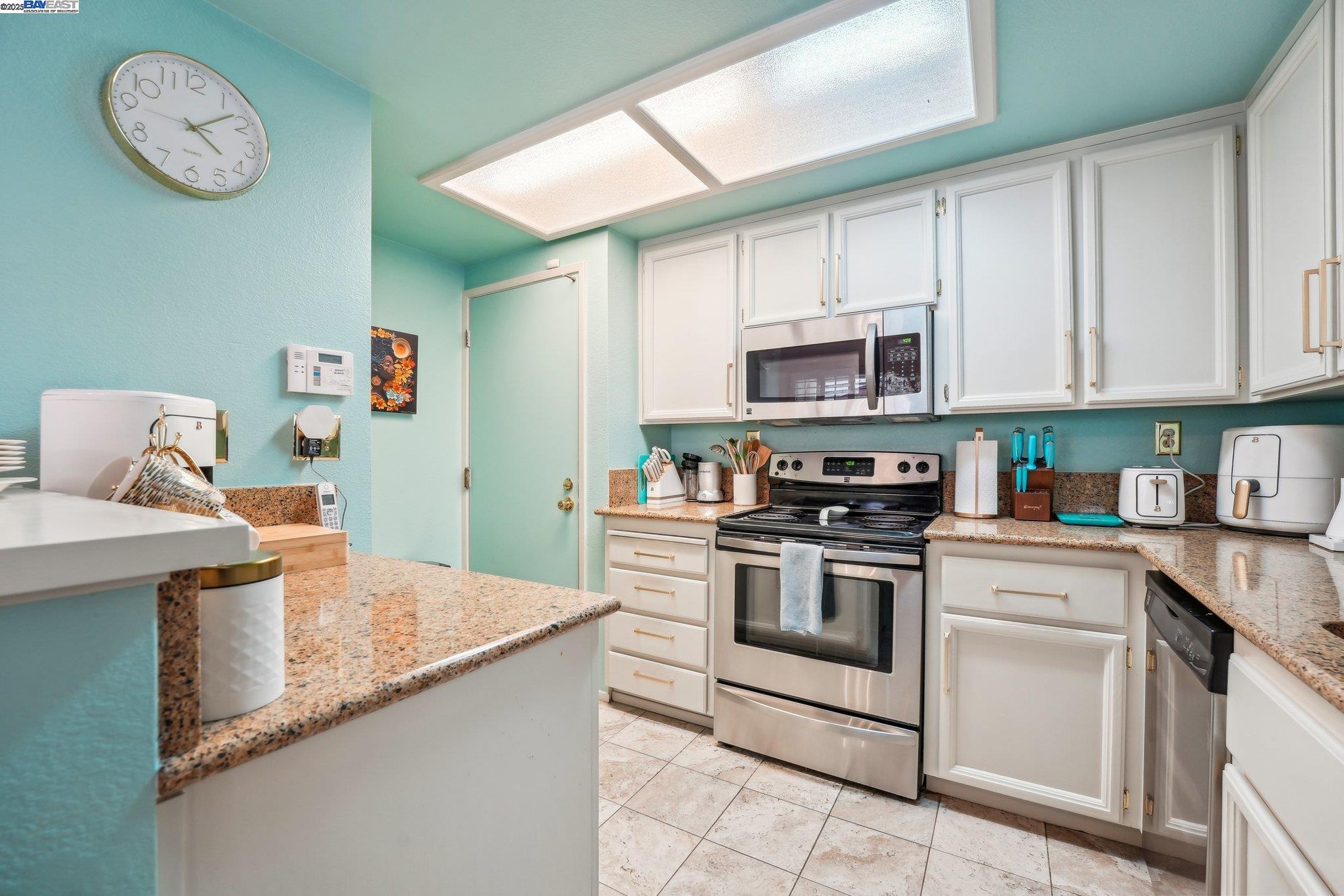 Detail Gallery Image 8 of 24 For 38764 Huntington Cir, Fremont,  CA 94536 - 2 Beds | 2 Baths